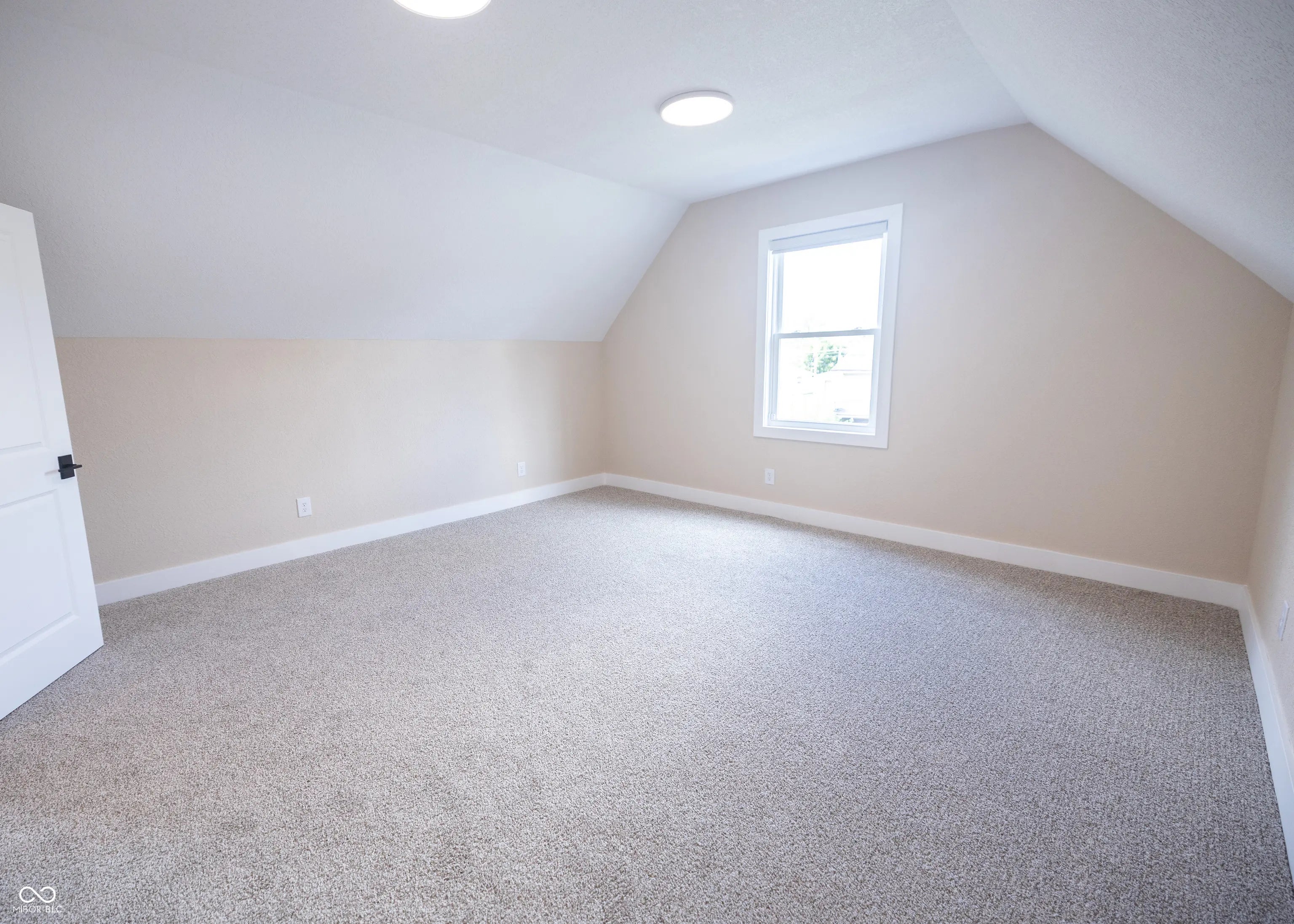 825 Main Street MLS 22056870 Starkeys photo 37