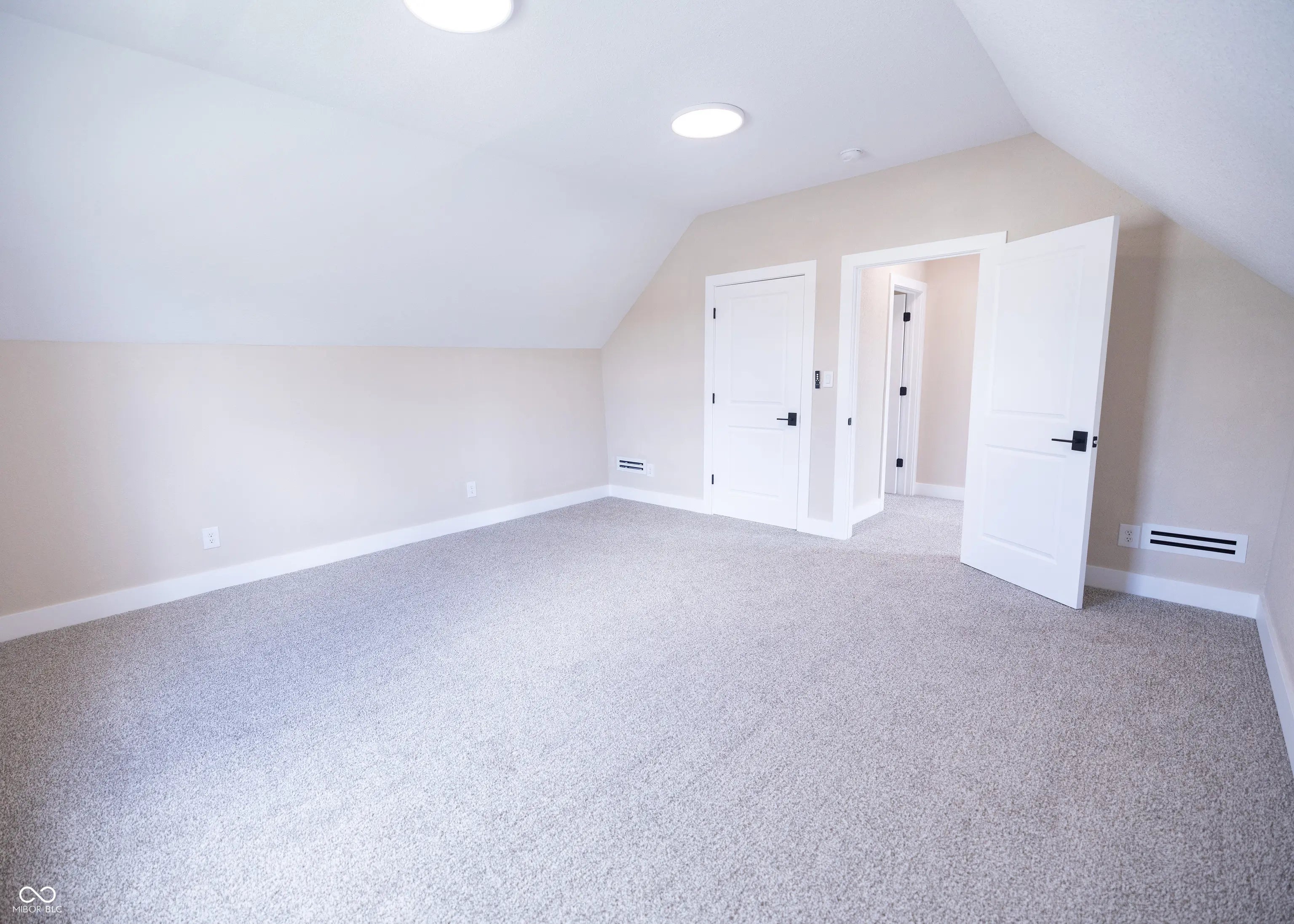 825 Main Street MLS 22056870 Starkeys photo 38