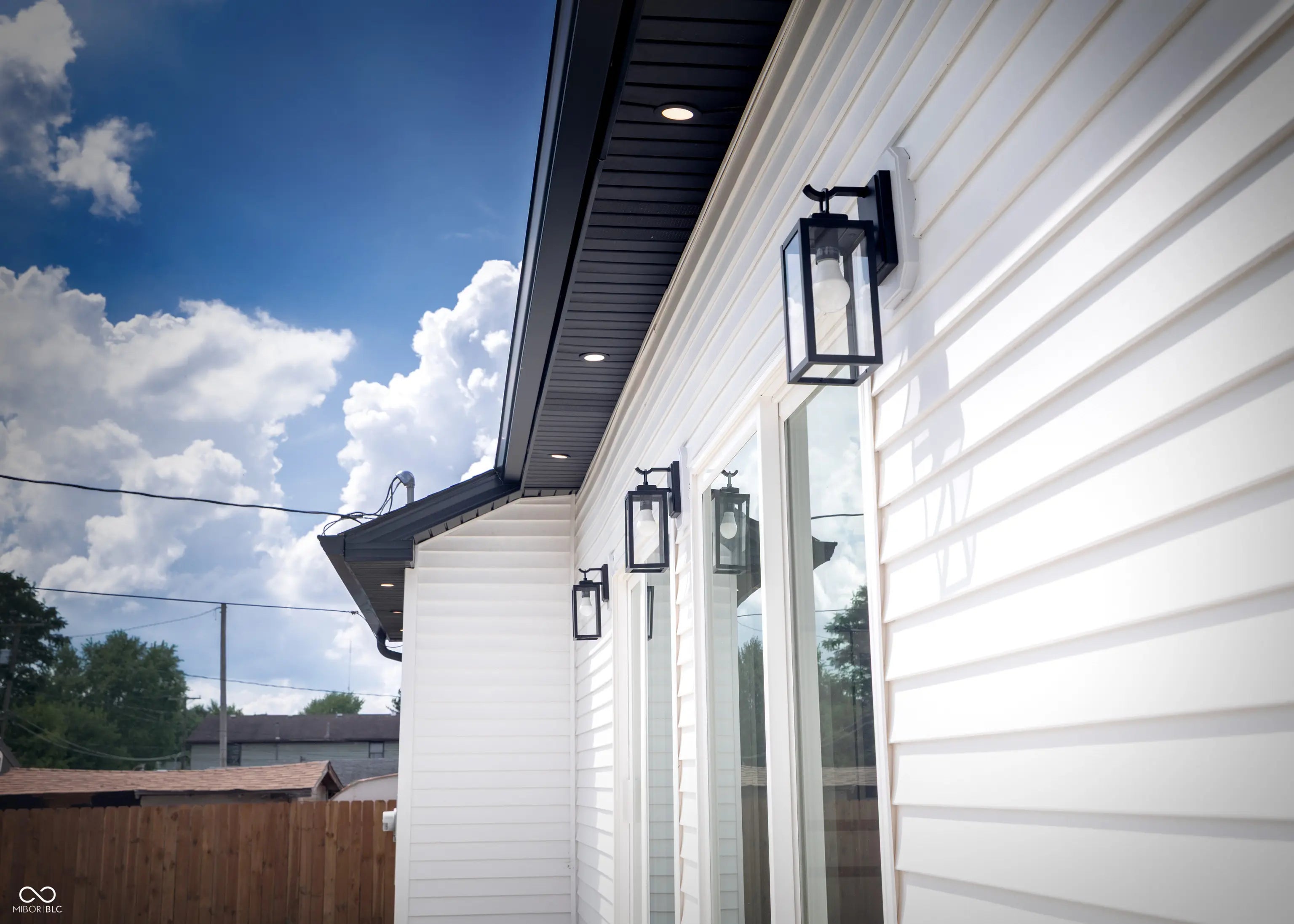 825 Main Street MLS 22056870 Starkeys photo 4