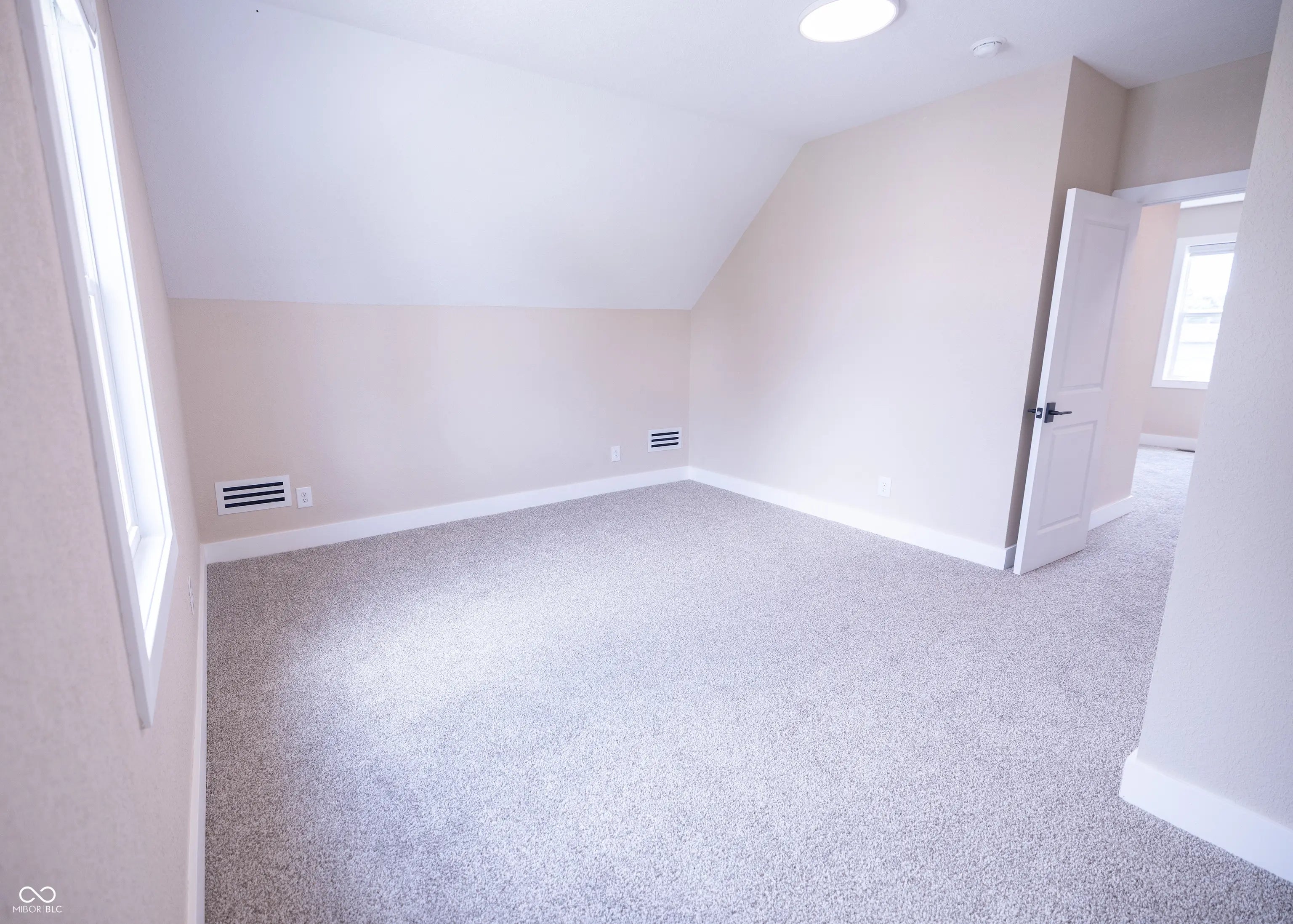 825 Main Street MLS 22056870 Starkeys photo 40