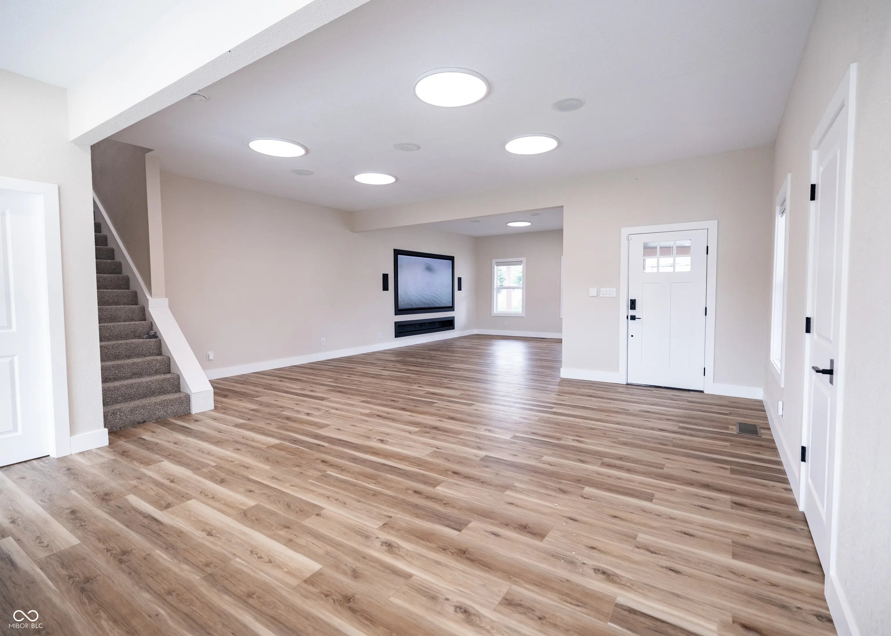 825 Main Street MLS 22056870 Starkeys photo 7