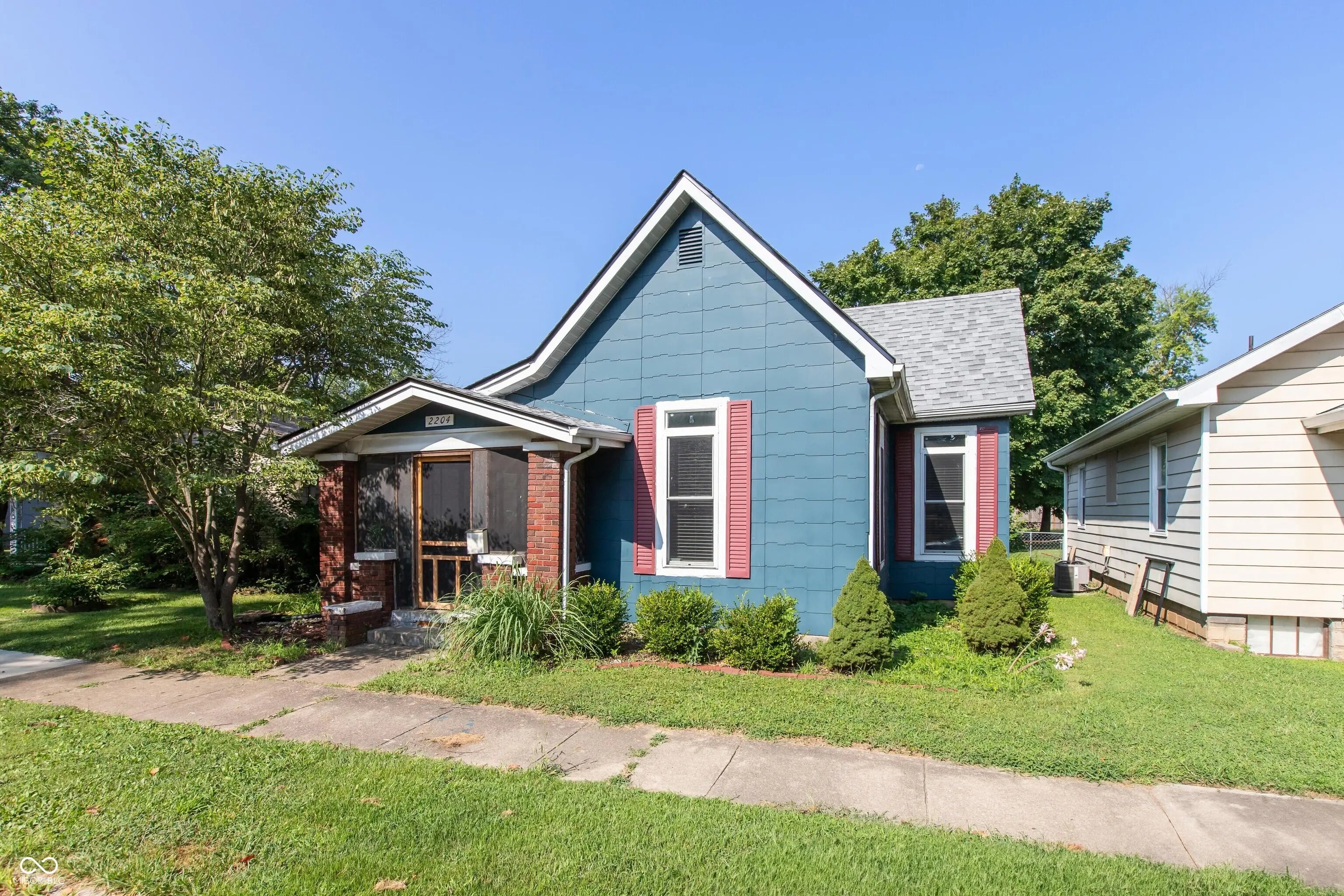 2204 Maple Street, Columbus
