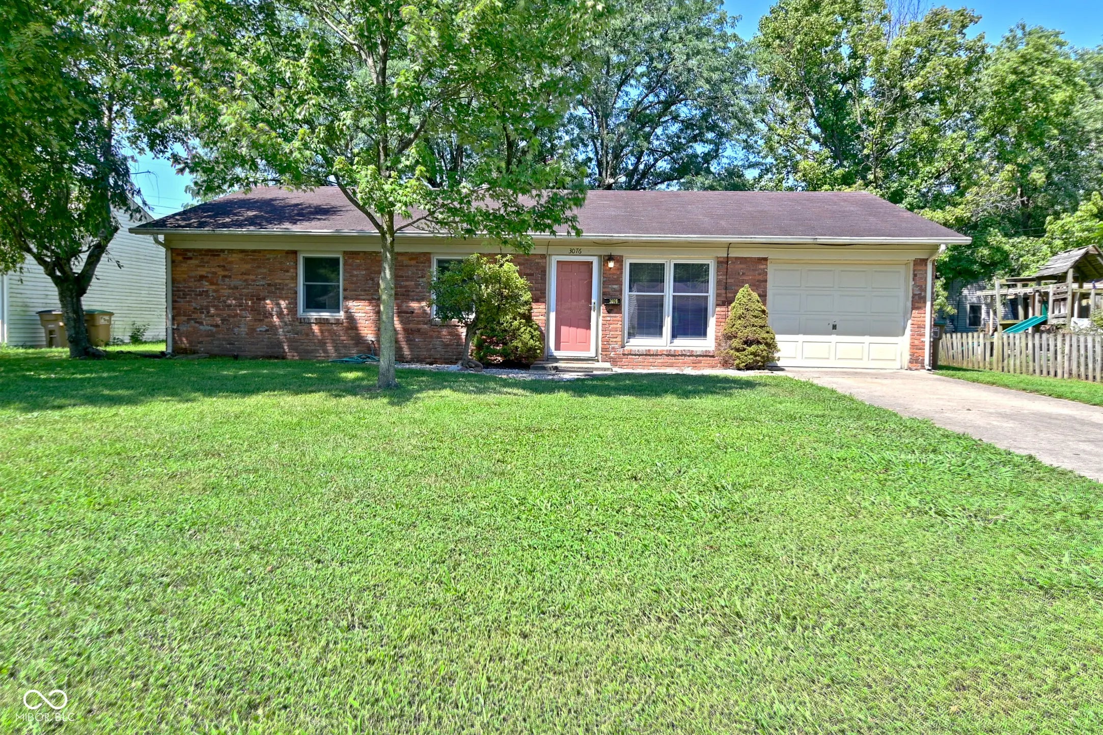 Photo of 3076 Hawcreek Boulevard Columbus, IN 47203