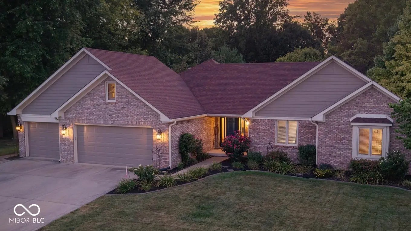 612 Shakespeare Drive, Avon