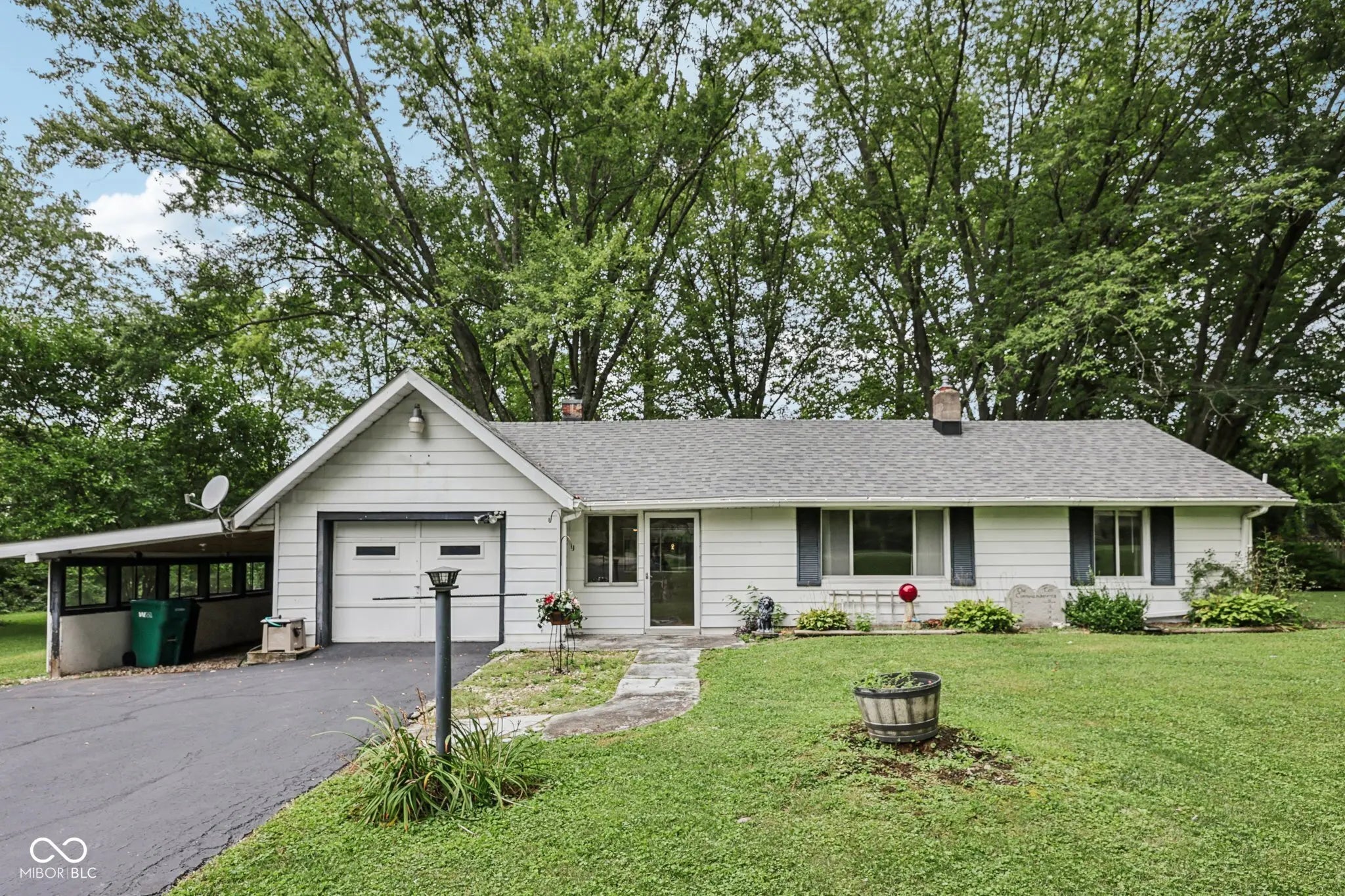 286 W Milhon N Drive, Mooresville