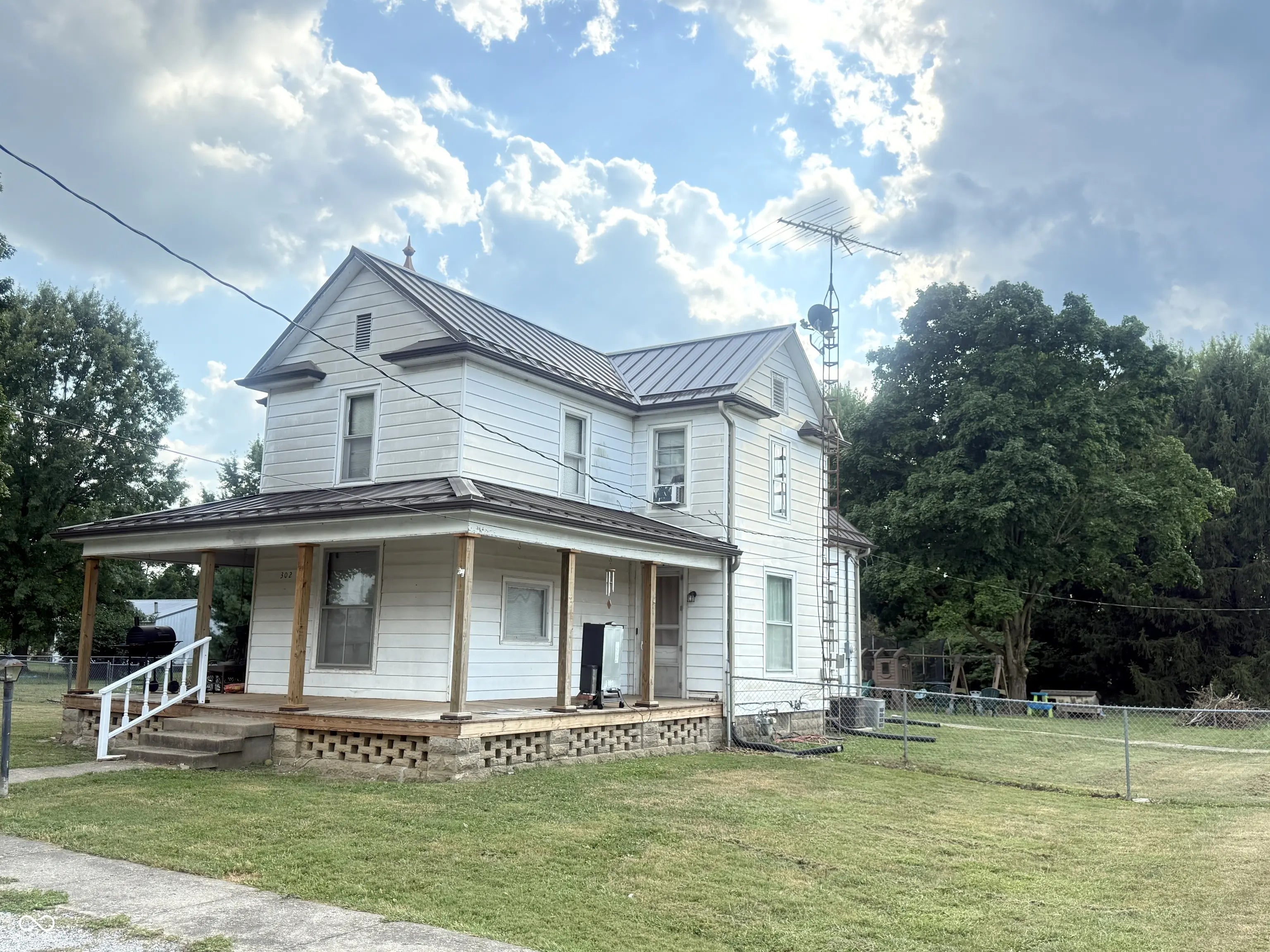 302 S 1st Street, Kingman