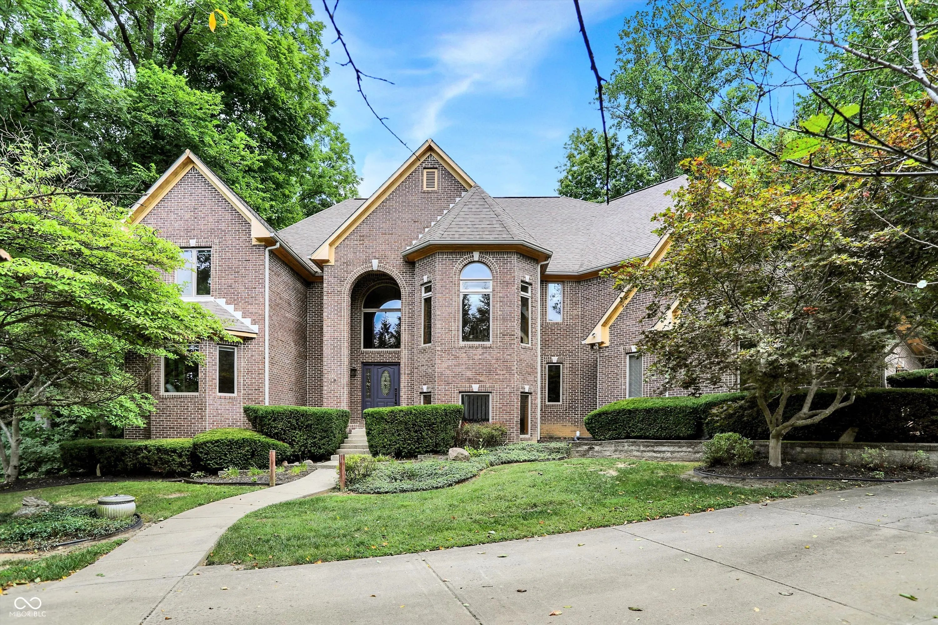 6012 Yellow Birch Court, Avon