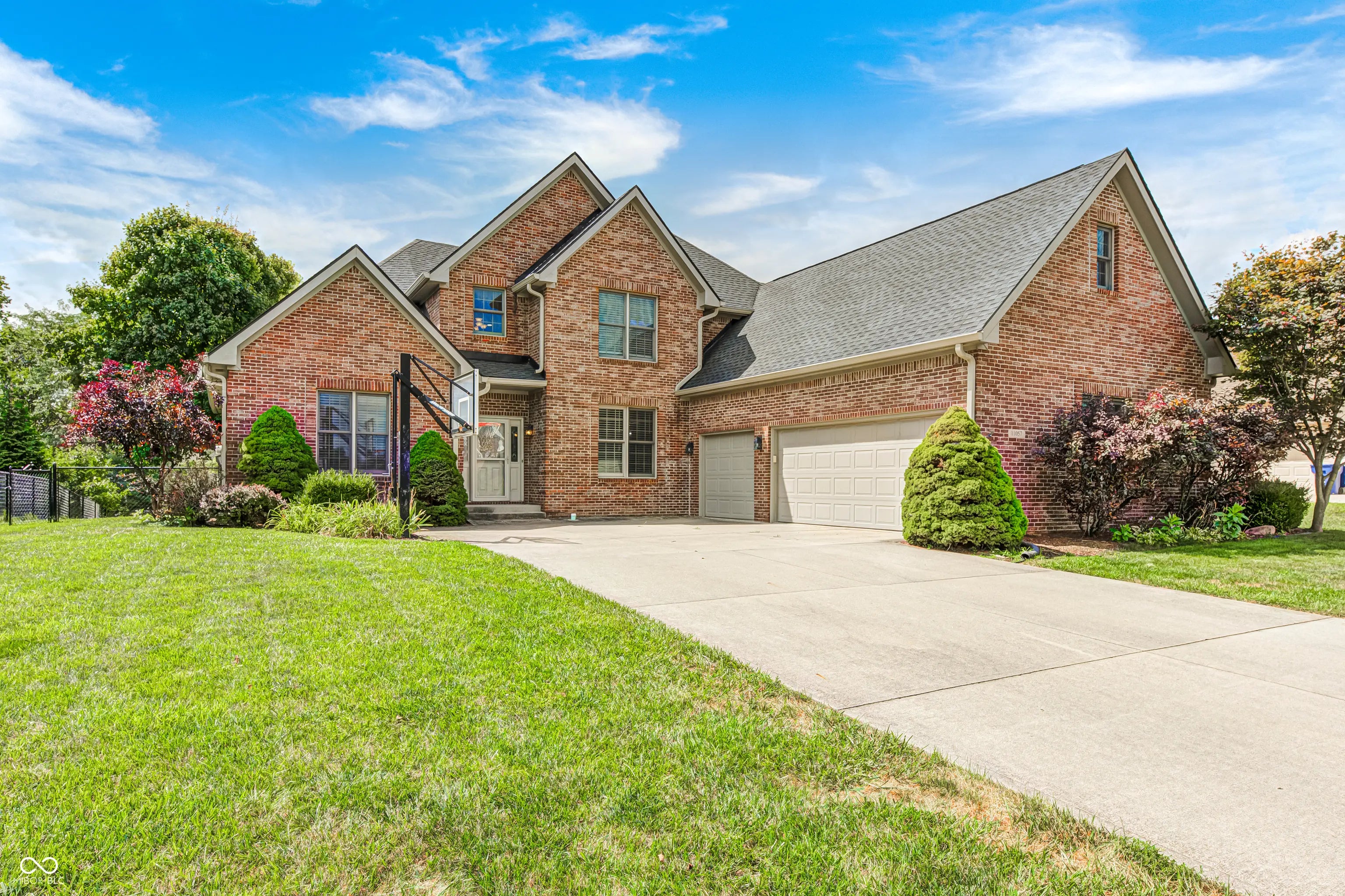 Photo of 11057 Turfgrass Way Indianapolis, IN 46236