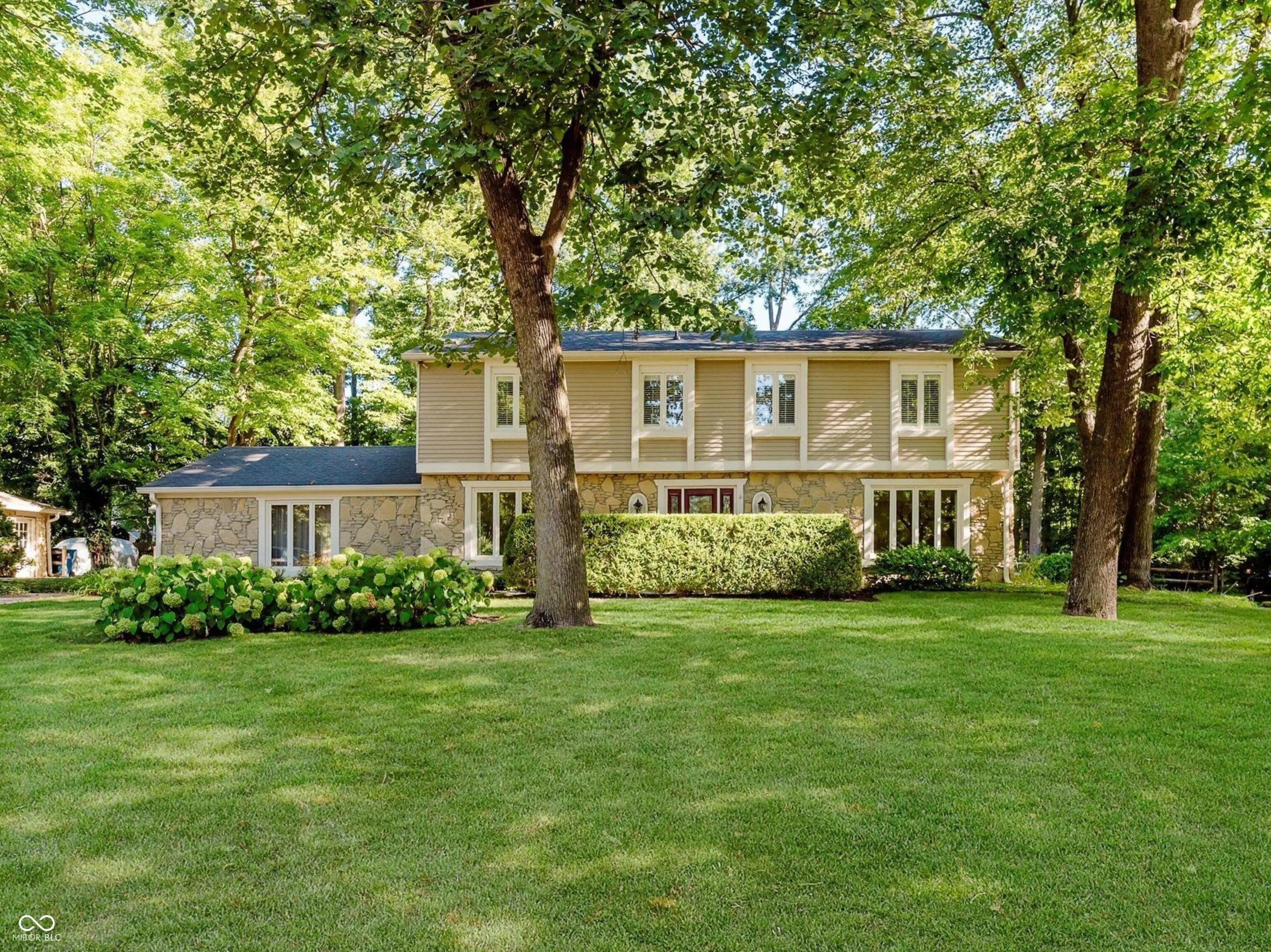 32 Horseshoe Lane, Carmel