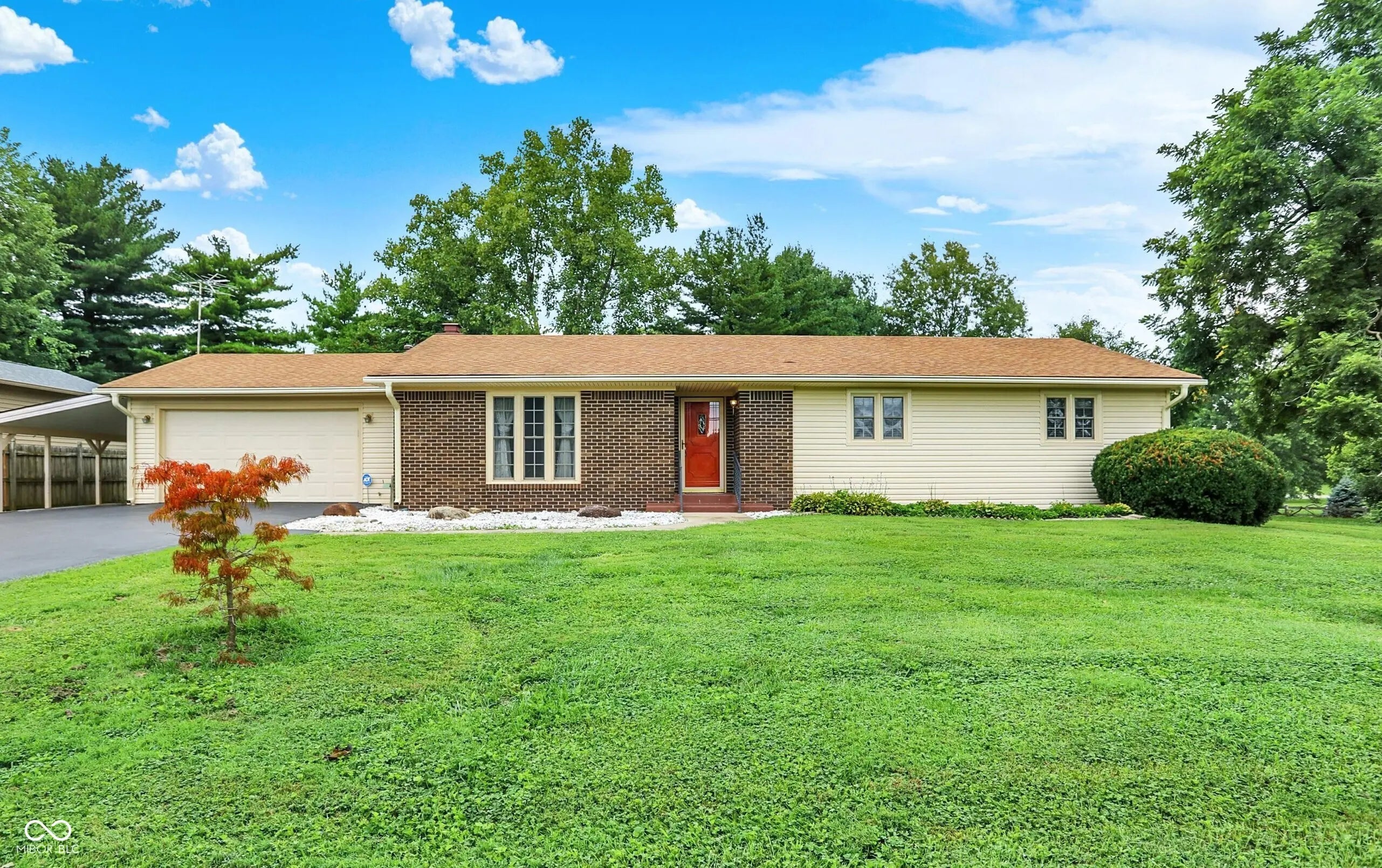 1738 Mullinix Road, Greenwood