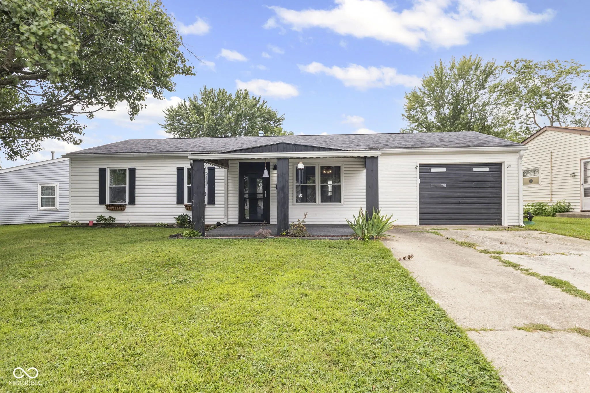 Photo of 91 North Drive Mooresville, IN 46158