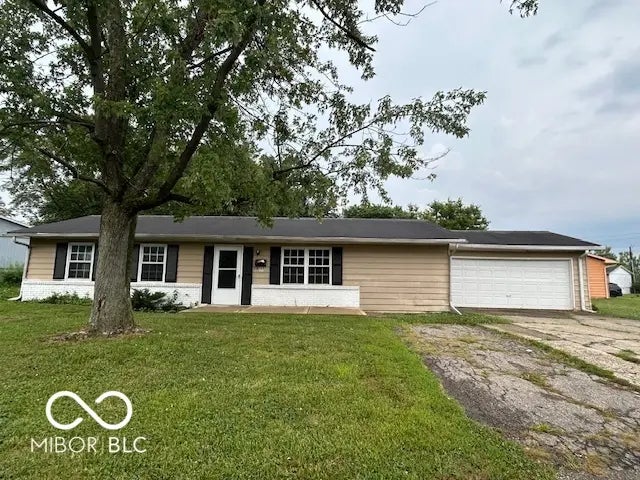 10013 Ridgefield Drive, Indianapolis