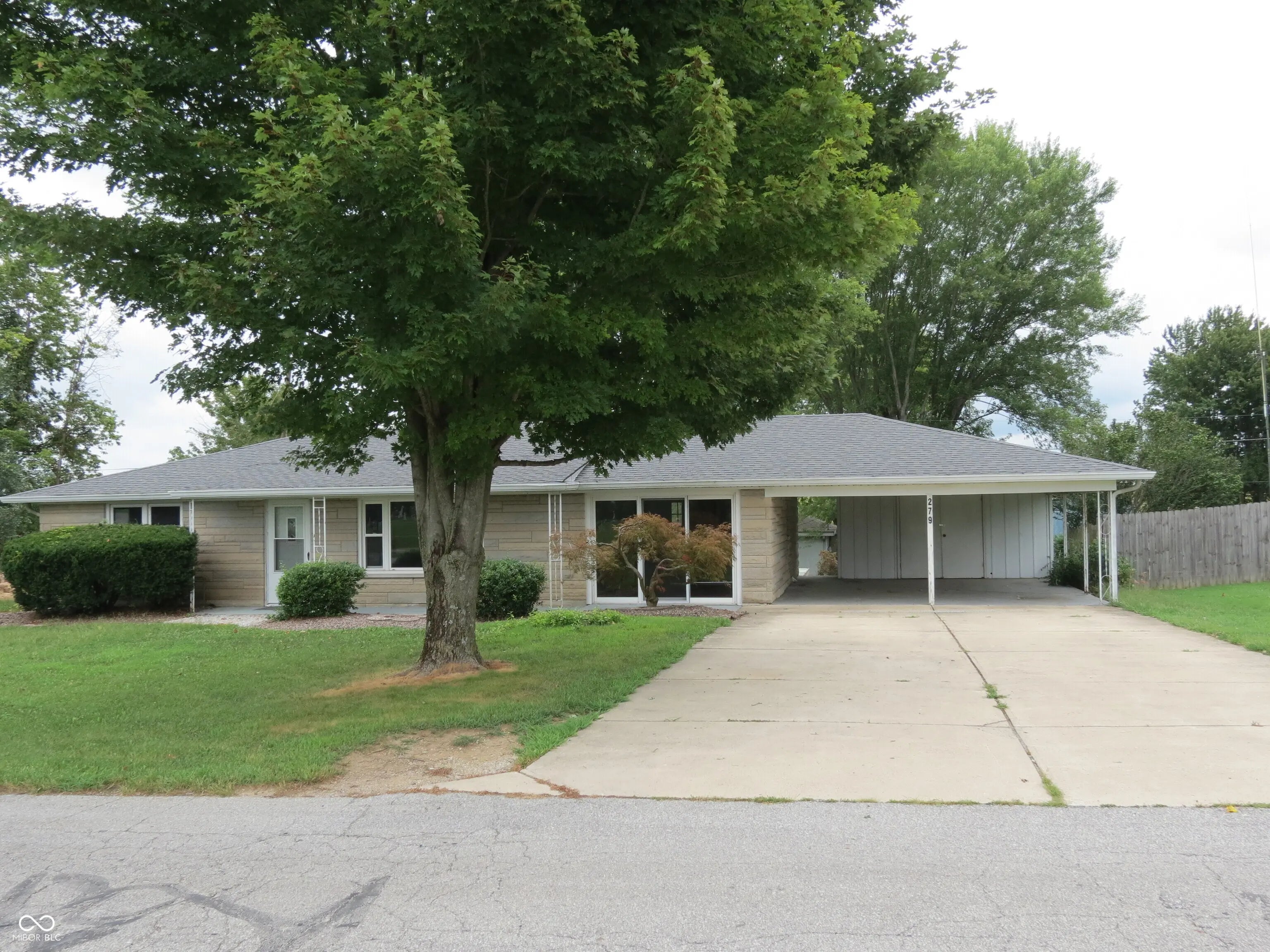 279 Arnold Street MLS 22058150 Zooks photo 2