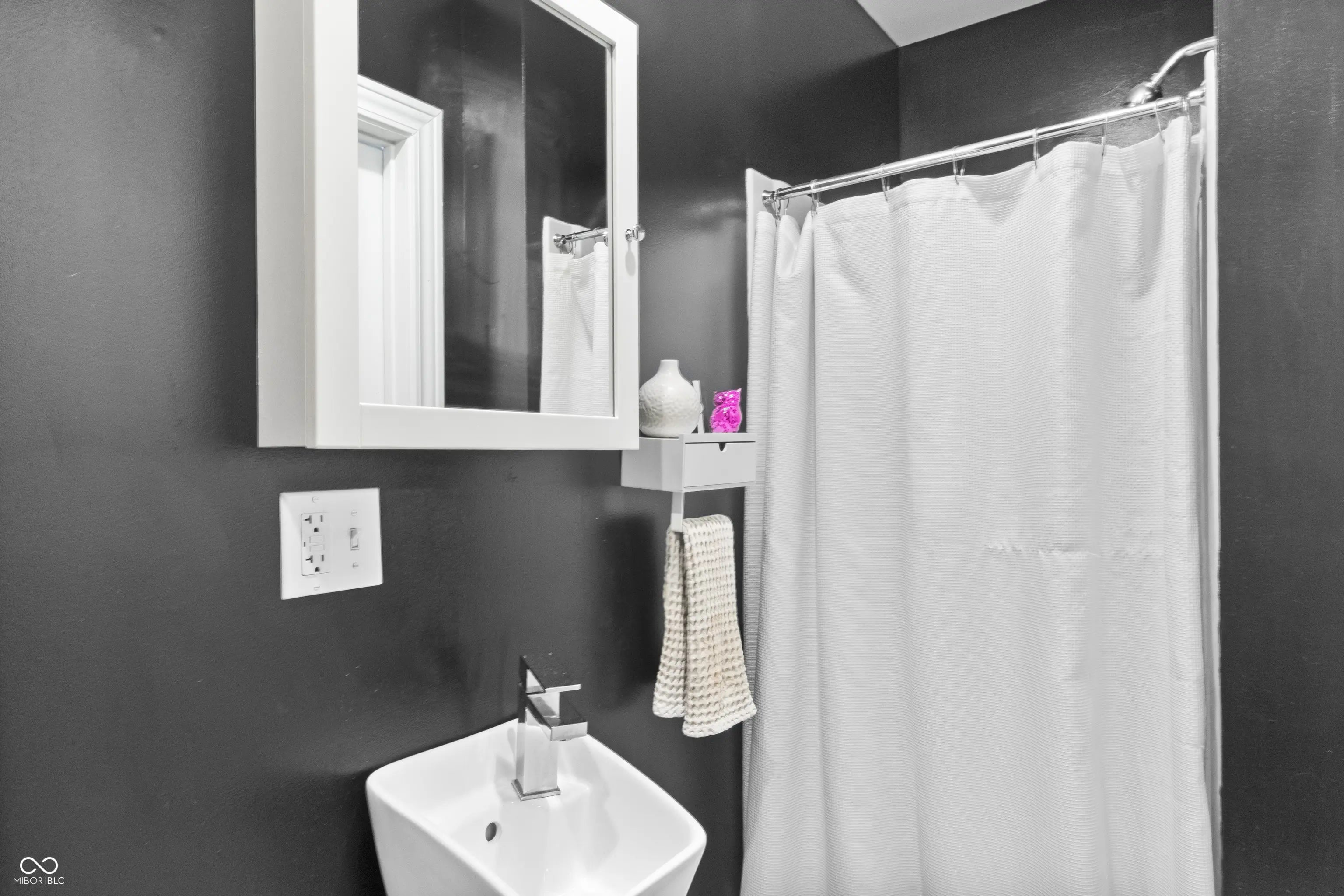 1115 N Main Street MLS 22058444 T Abercrombies photo 8