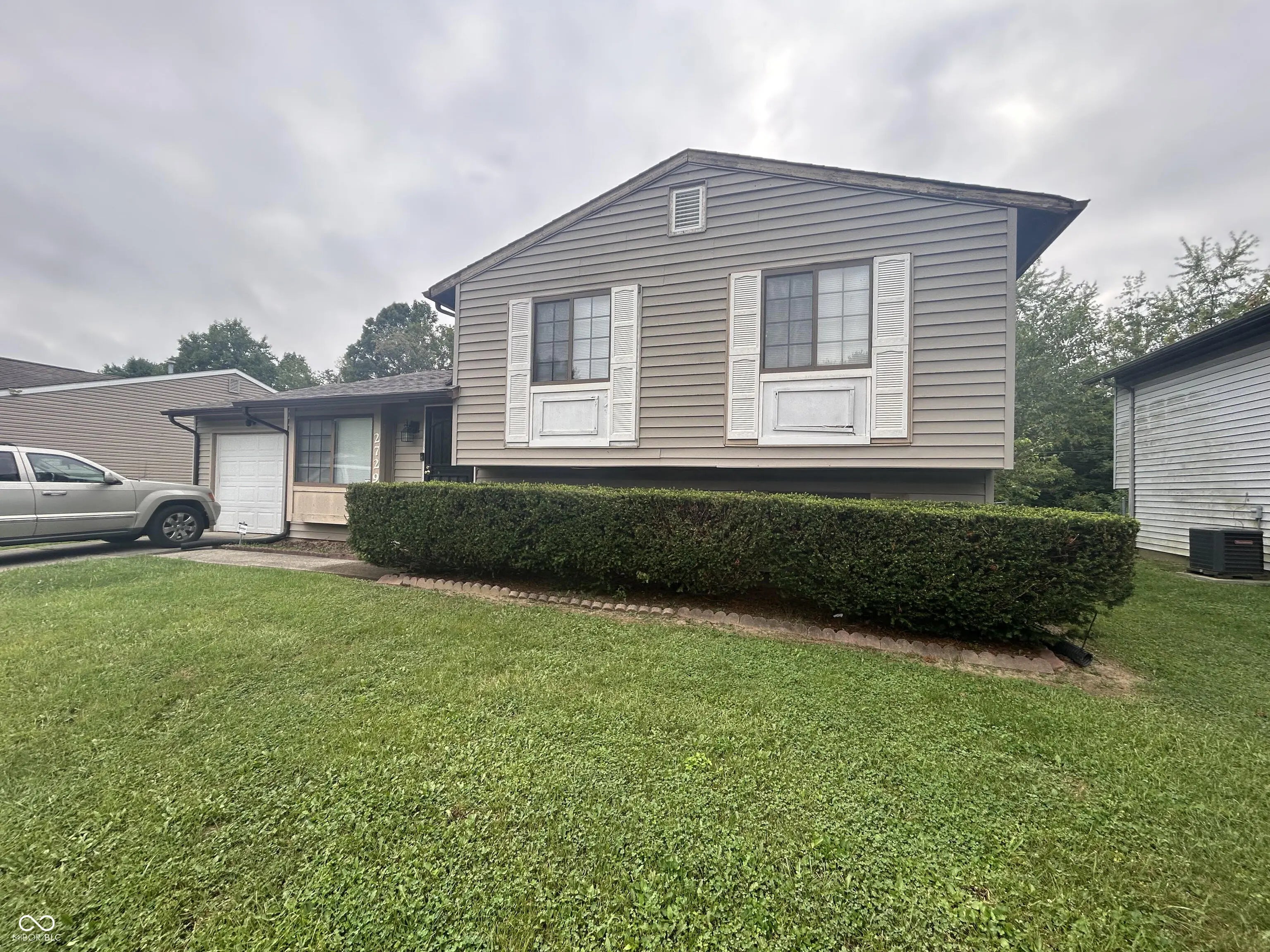 2729 Grassy Creek Drive, Indianapolis