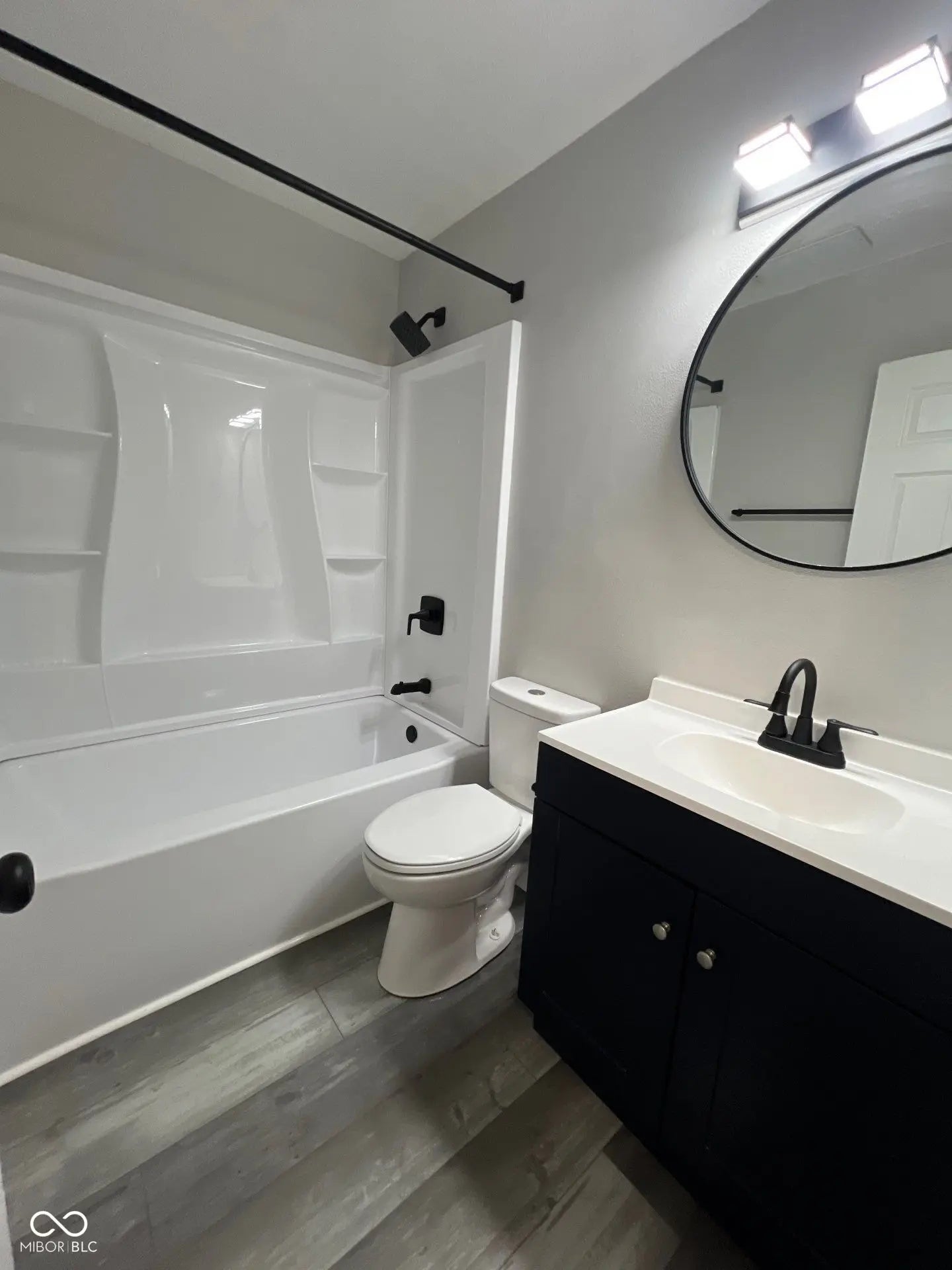 517 N A Street MLS 22058667 Duck Creek photo 2