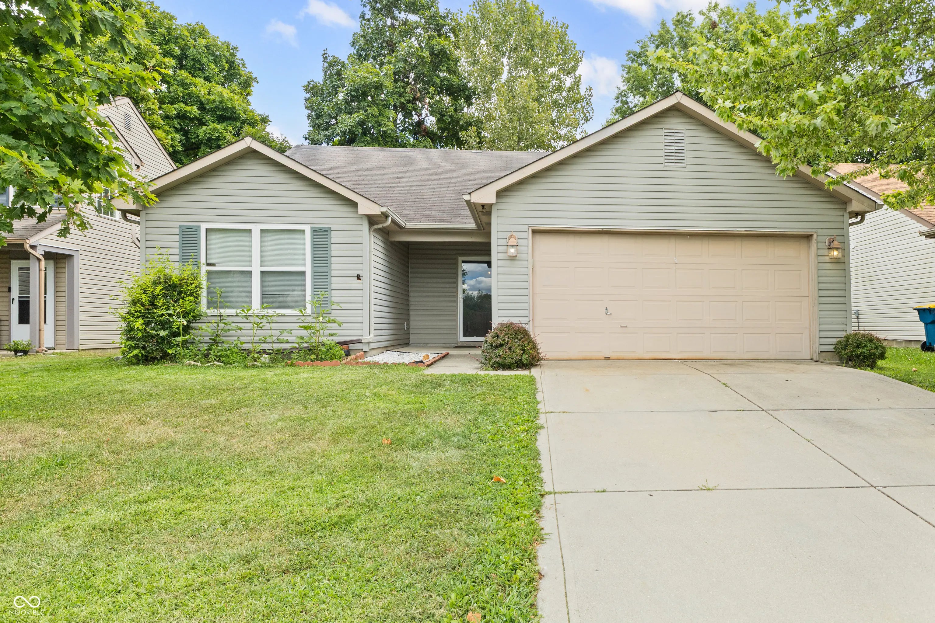 Photo of 337 Polaris Drive Indianapolis, IN 46241