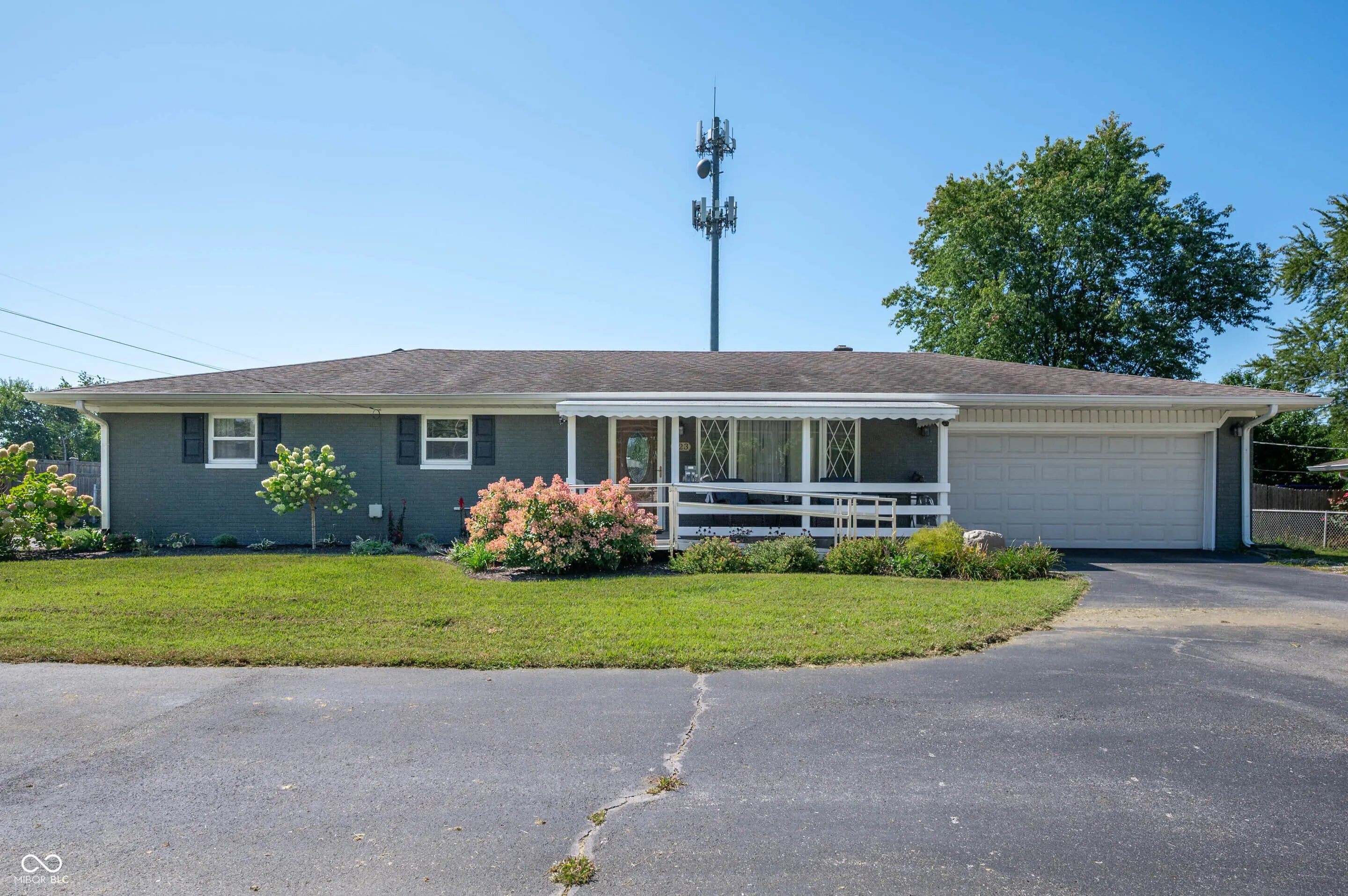 823 W Smith Valley Road, Greenwood