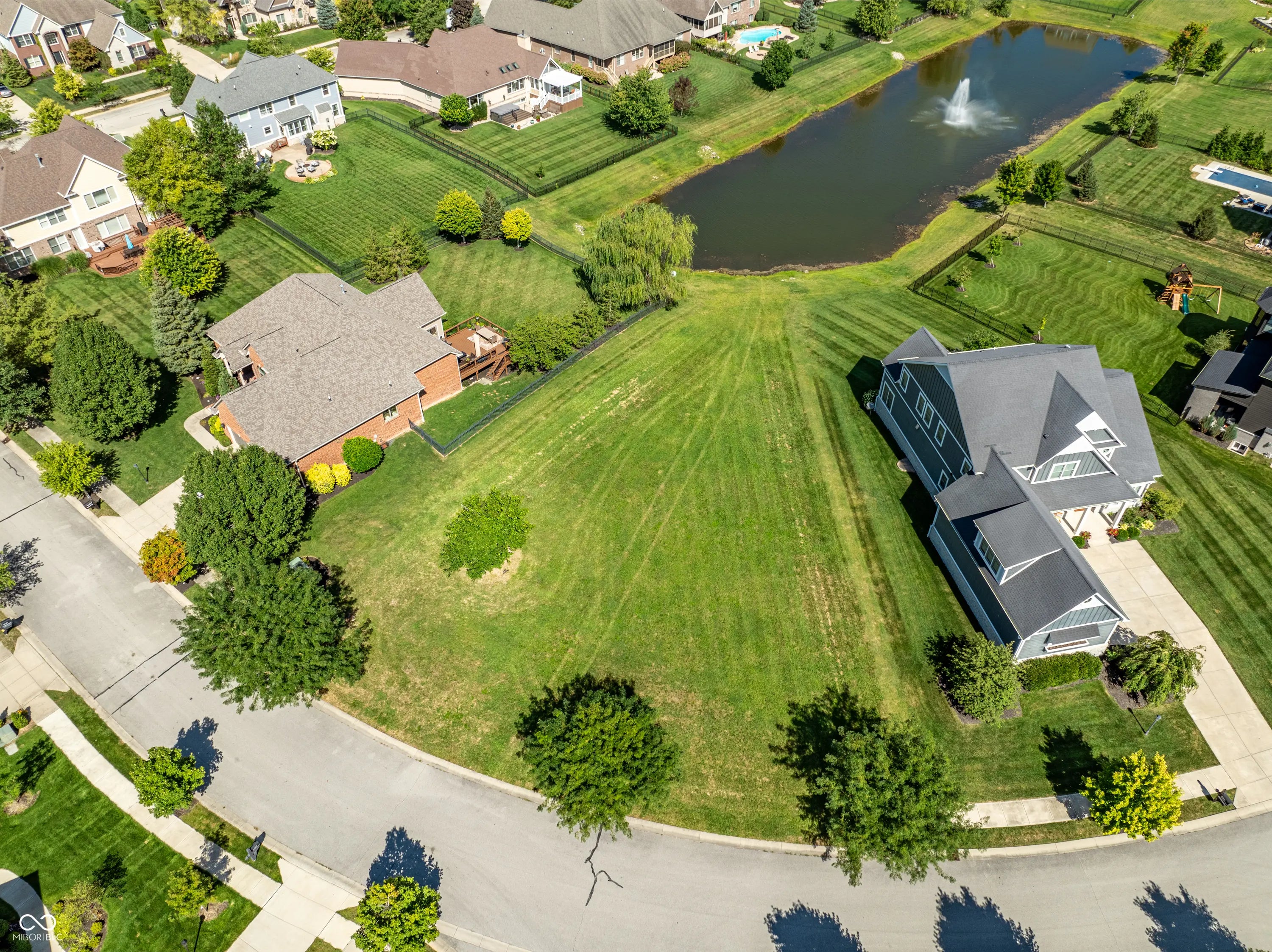 14334 Hearthwood Drive, Fishers