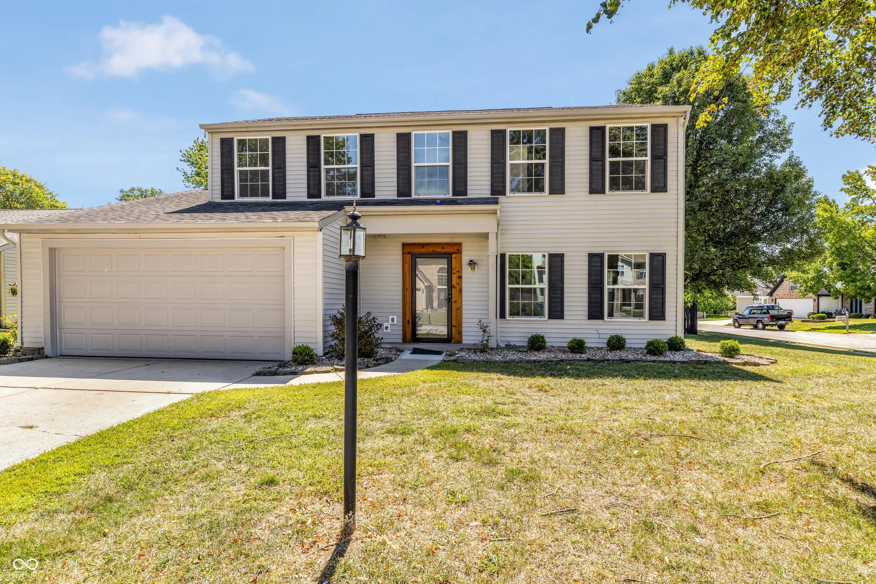8841 Glass Chimney Lane, Fishers