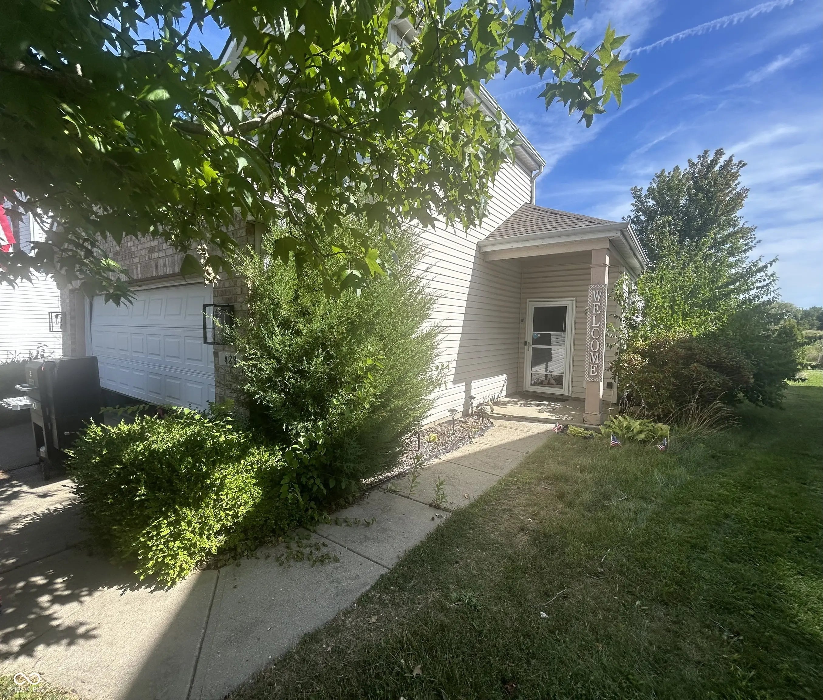 429 E Clear Lake Lane, Westfield