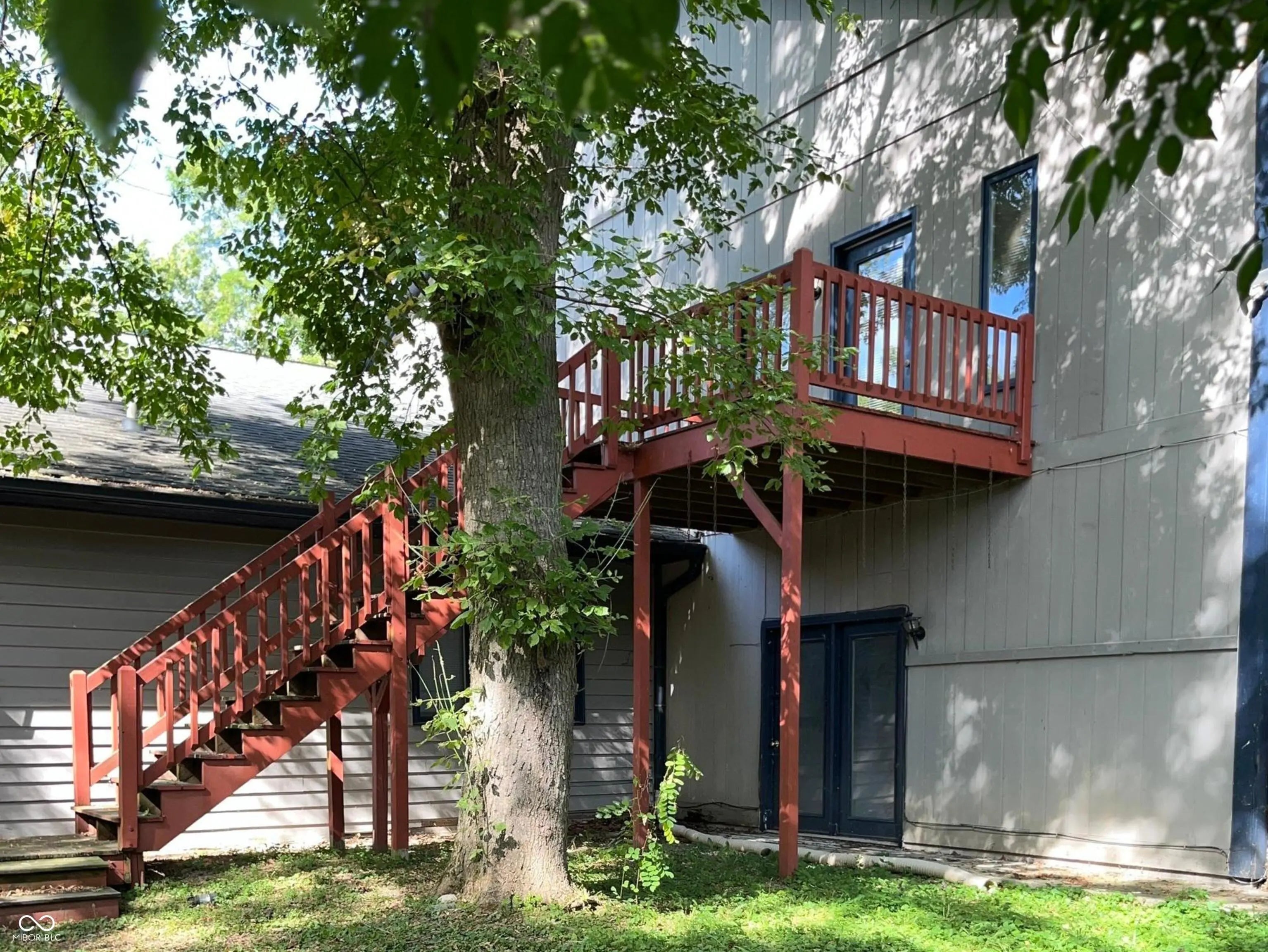 945 Unit B Fox Hill Drive, Indianapolis