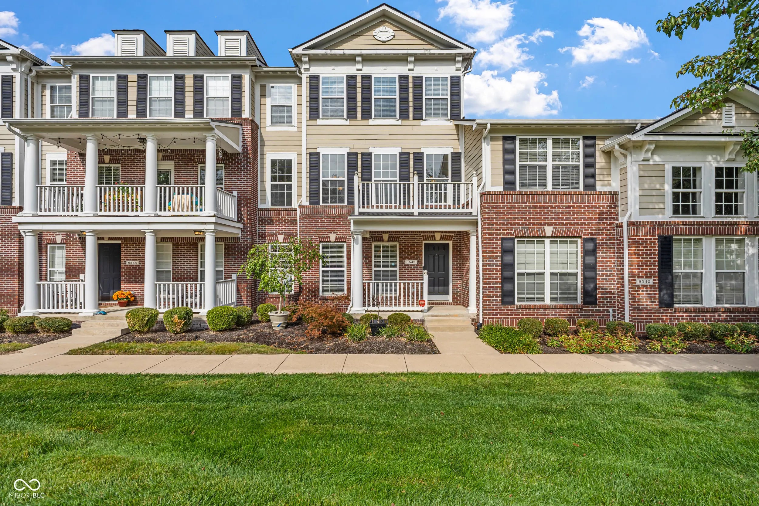6542 W 71st Street, Indianapolis