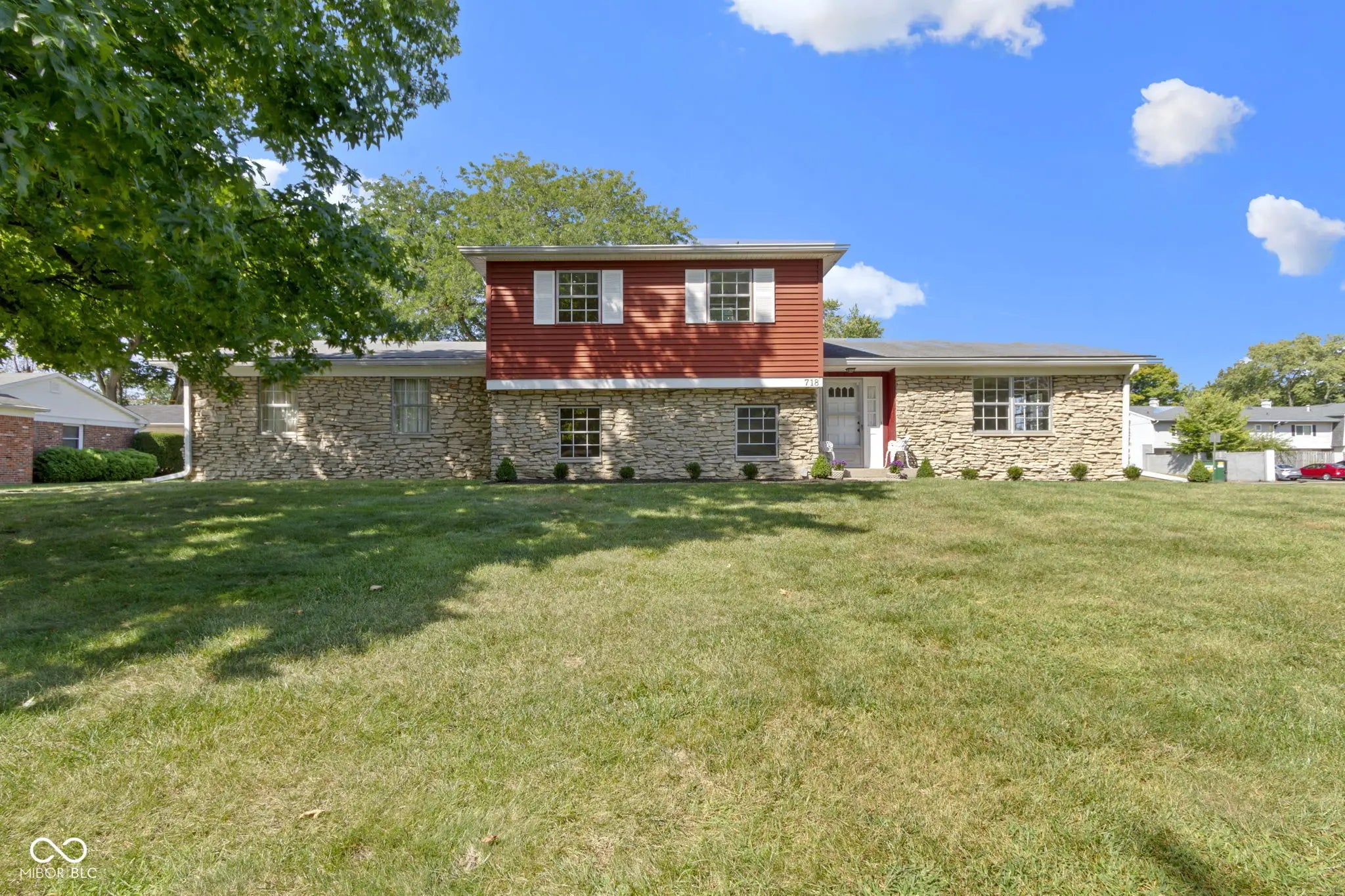 718 Bradford Circle, Indianapolis