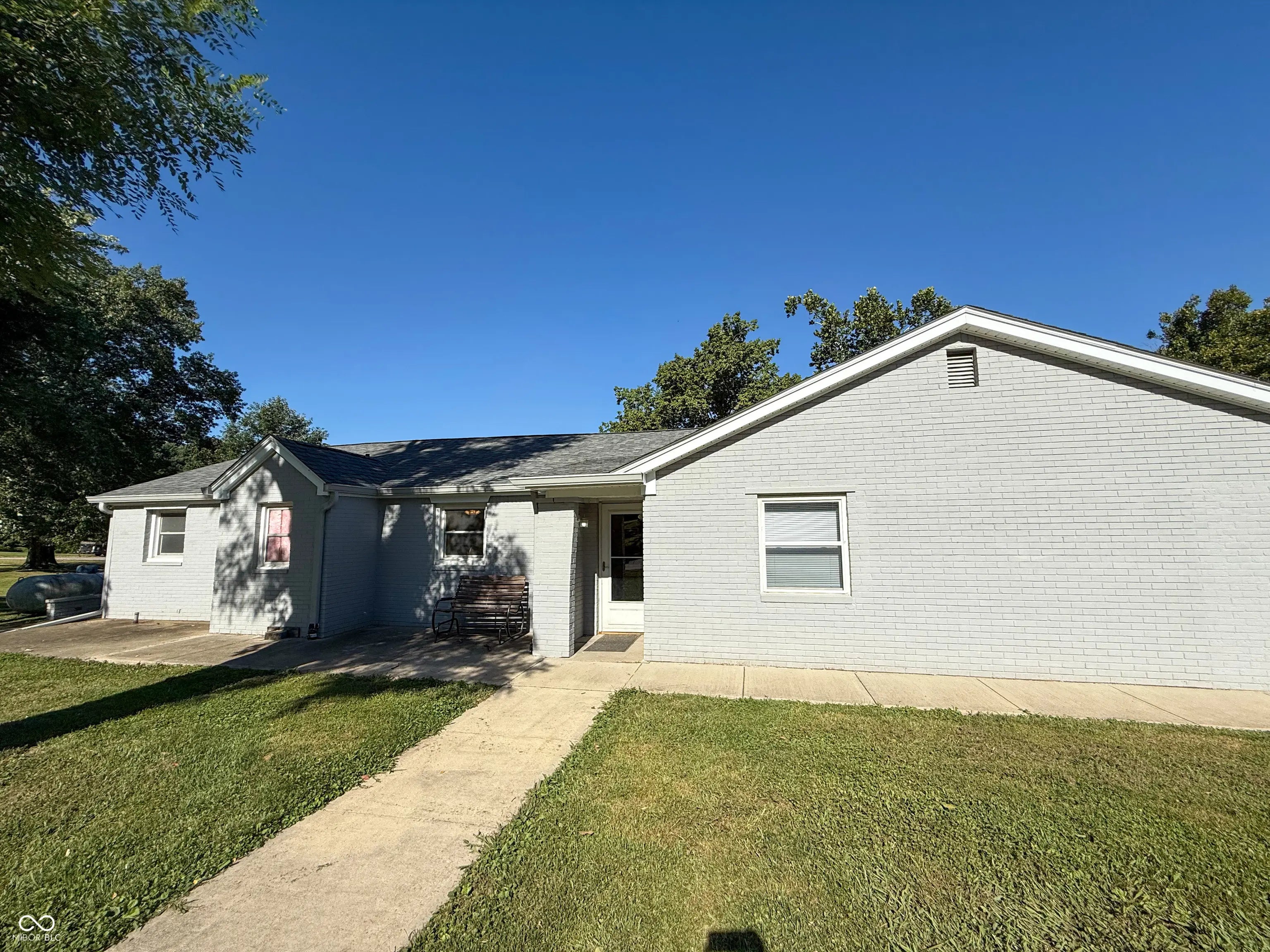 Photo of 902 E Bunkerhill Road Mooresville, IN 46158