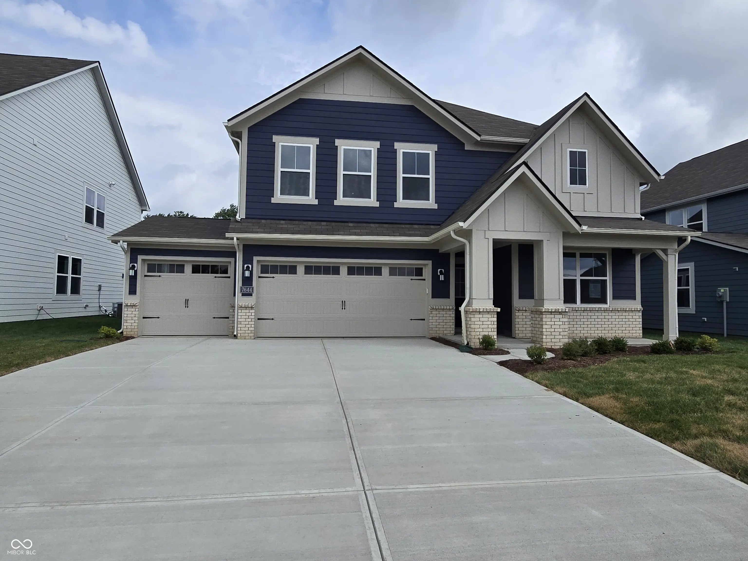 7644 Allesley Drive, Avon