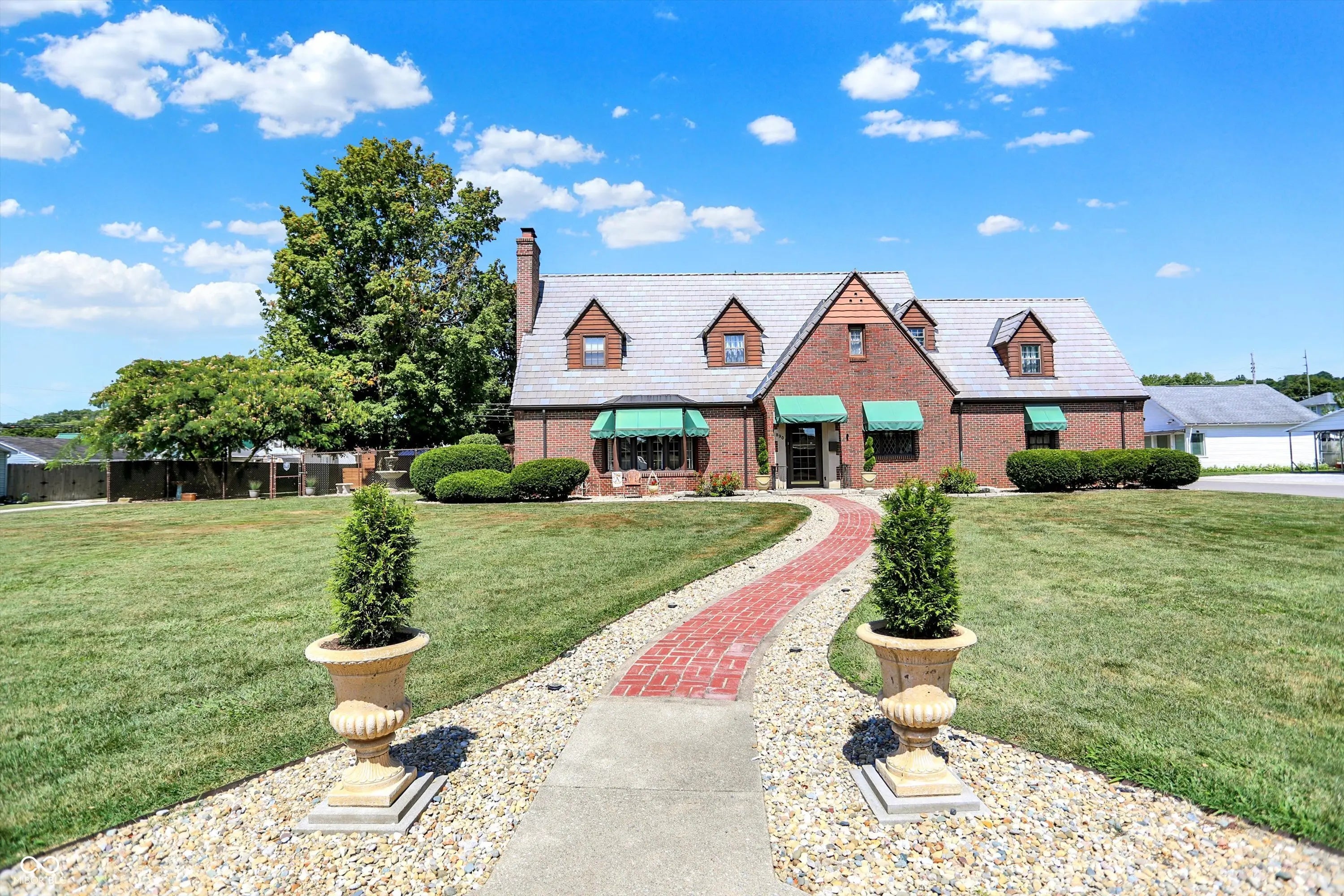 890 E Washington Street, Martinsville