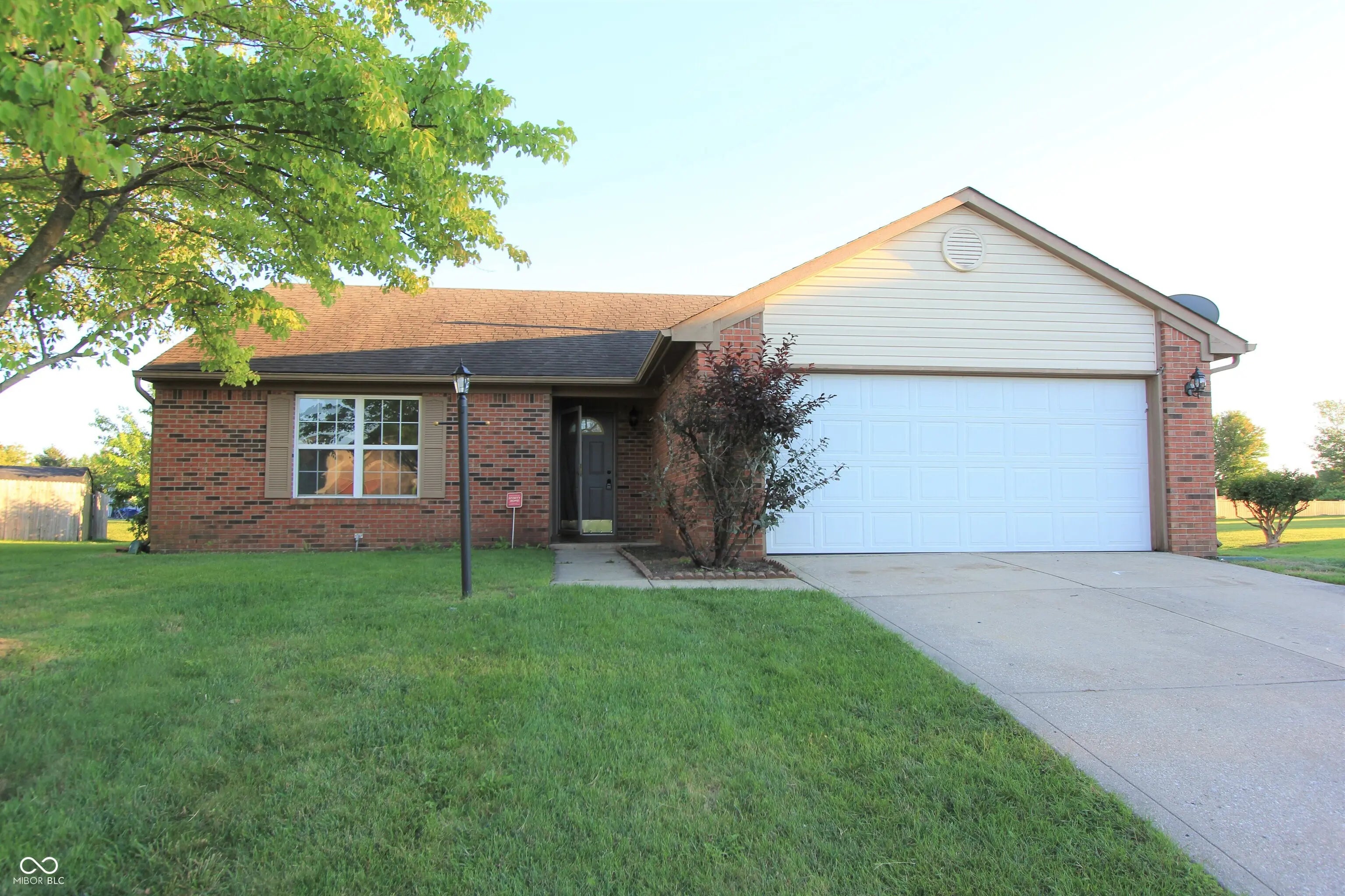 Photo of 12221 Tallowtree Court Indianapolis, IN 46236