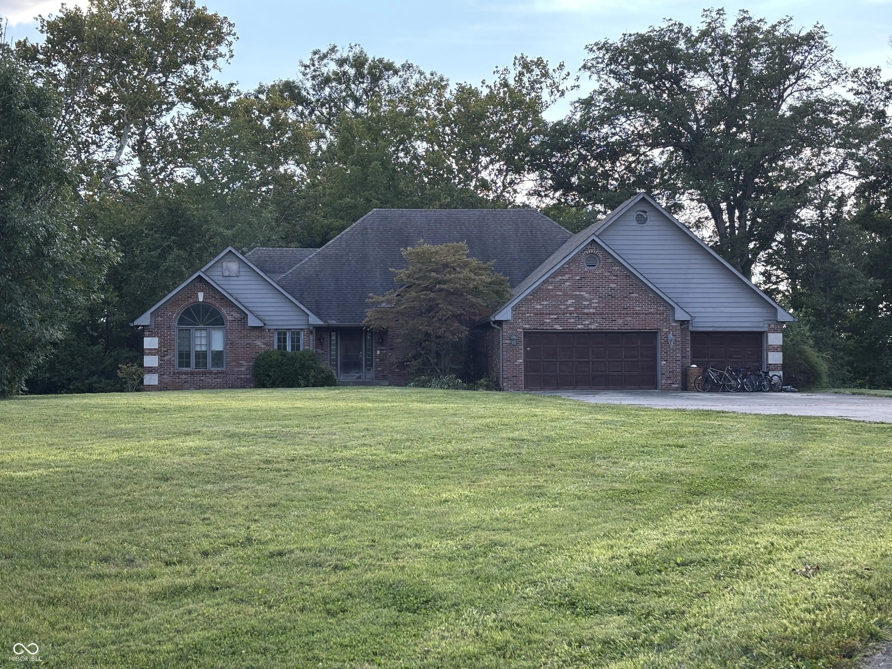 5691 N London Road, Fairland
