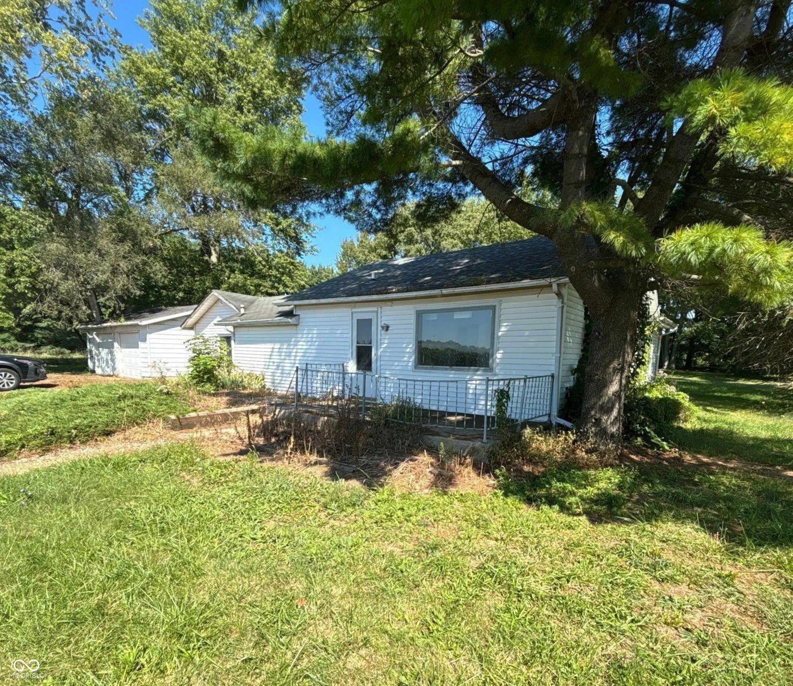 4982 E 800 N, Alexandria