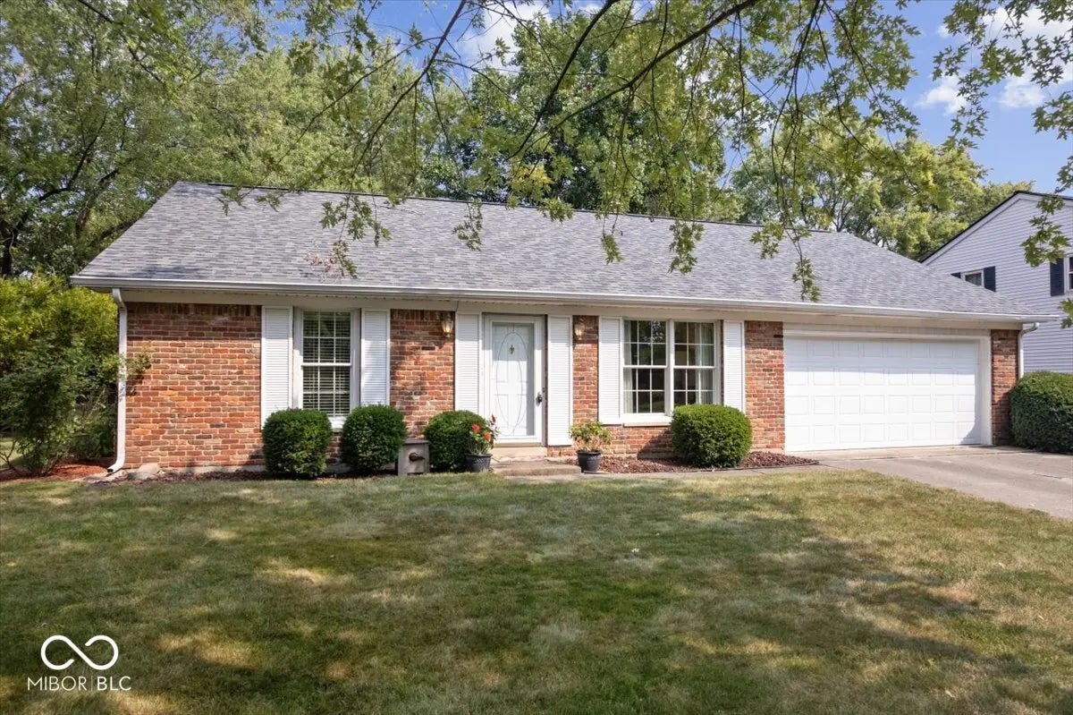 1702 Charter Oak Circle, Indianapolis