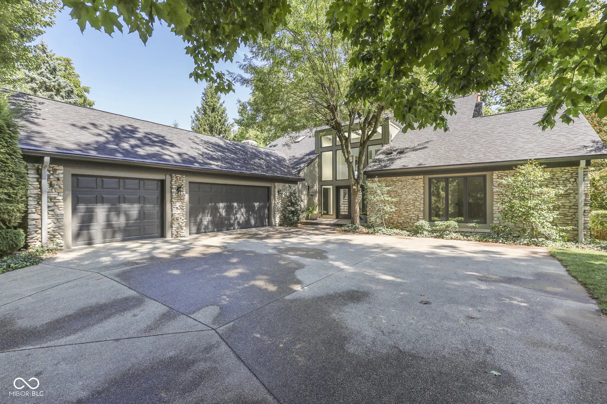 8417 Bay Colony Drive, Indianapolis