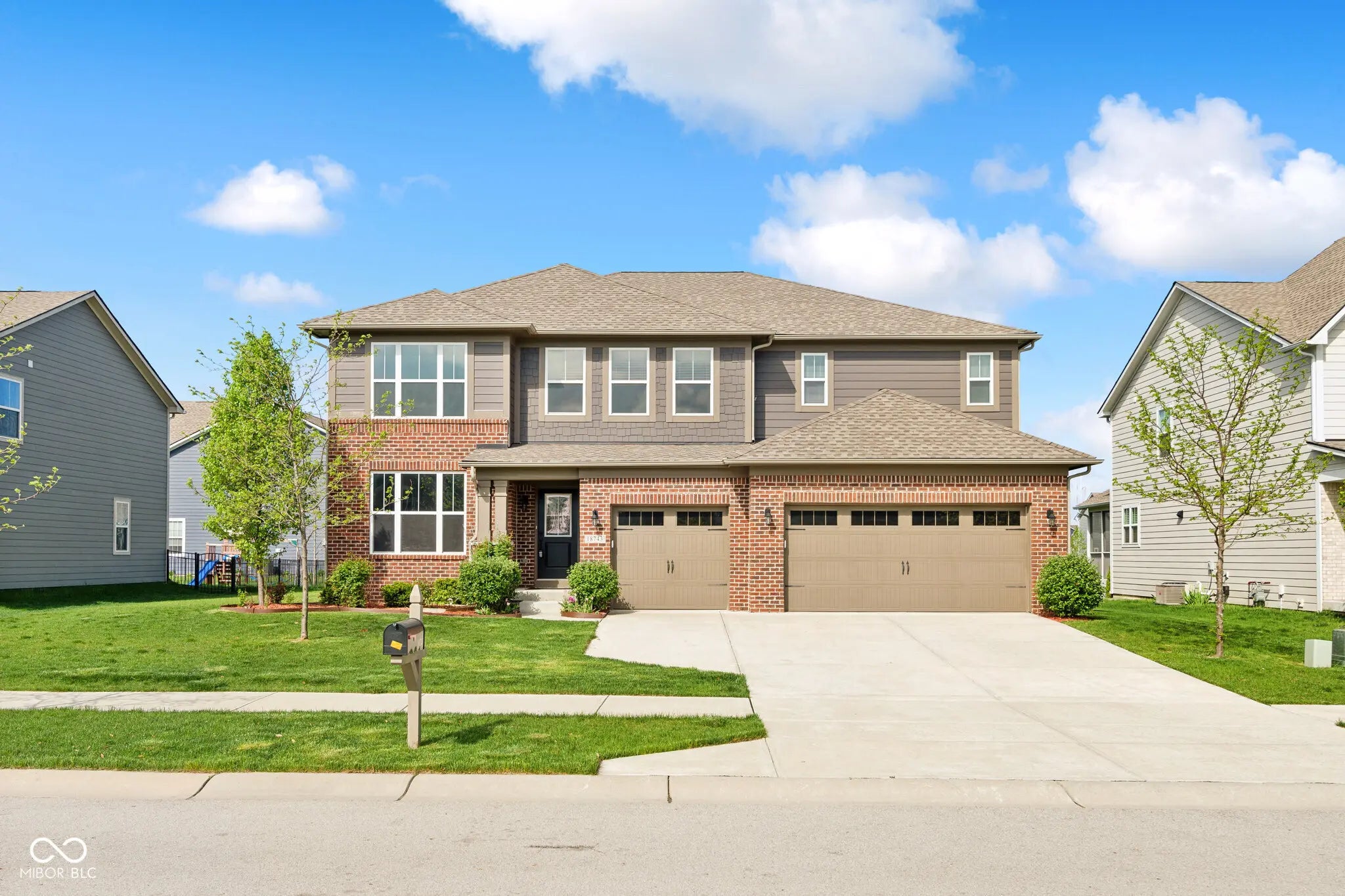 18743 Abigail Circle, Westfield