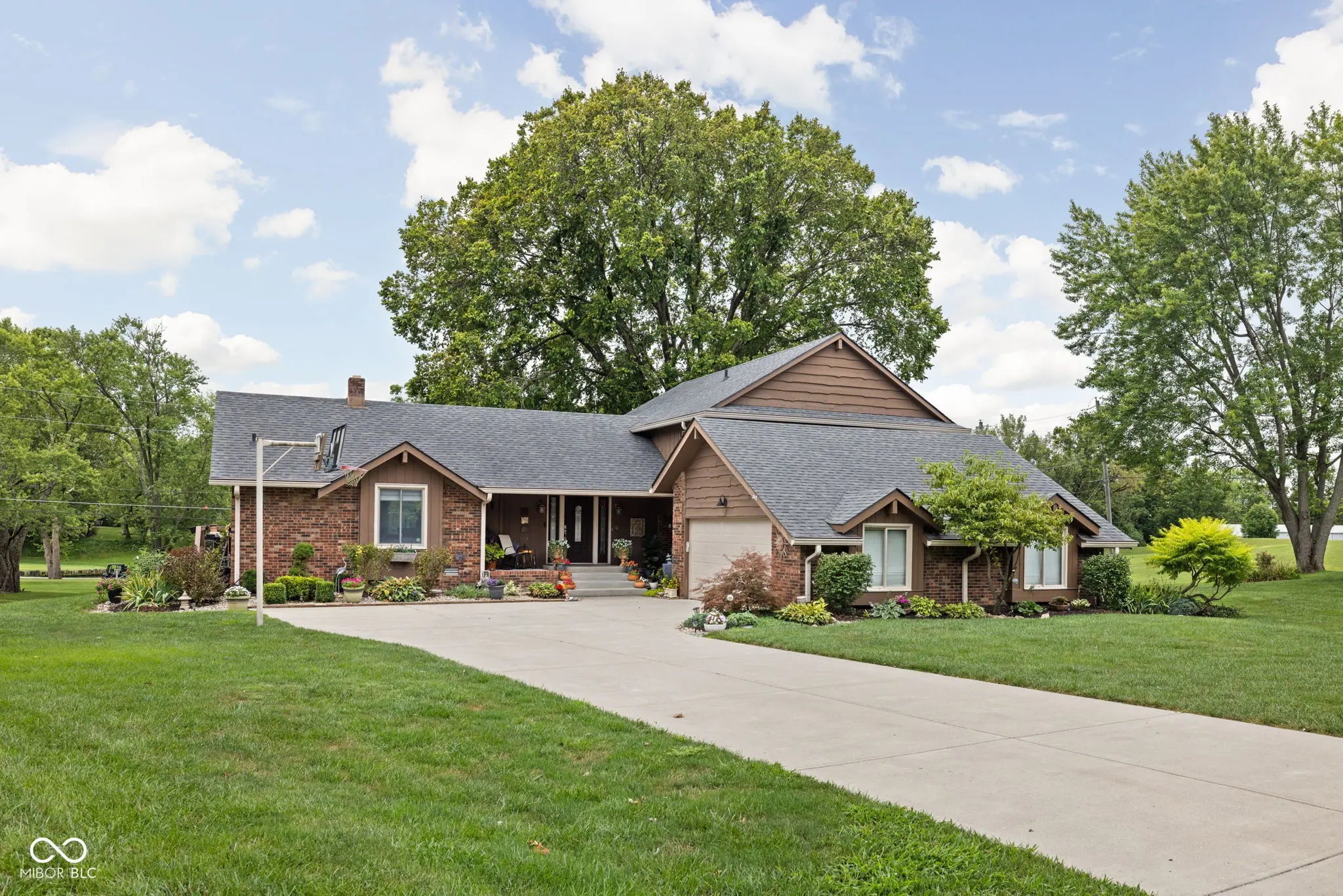 Photo of 148 Plaza Granda Street Greenwood, IN 46143