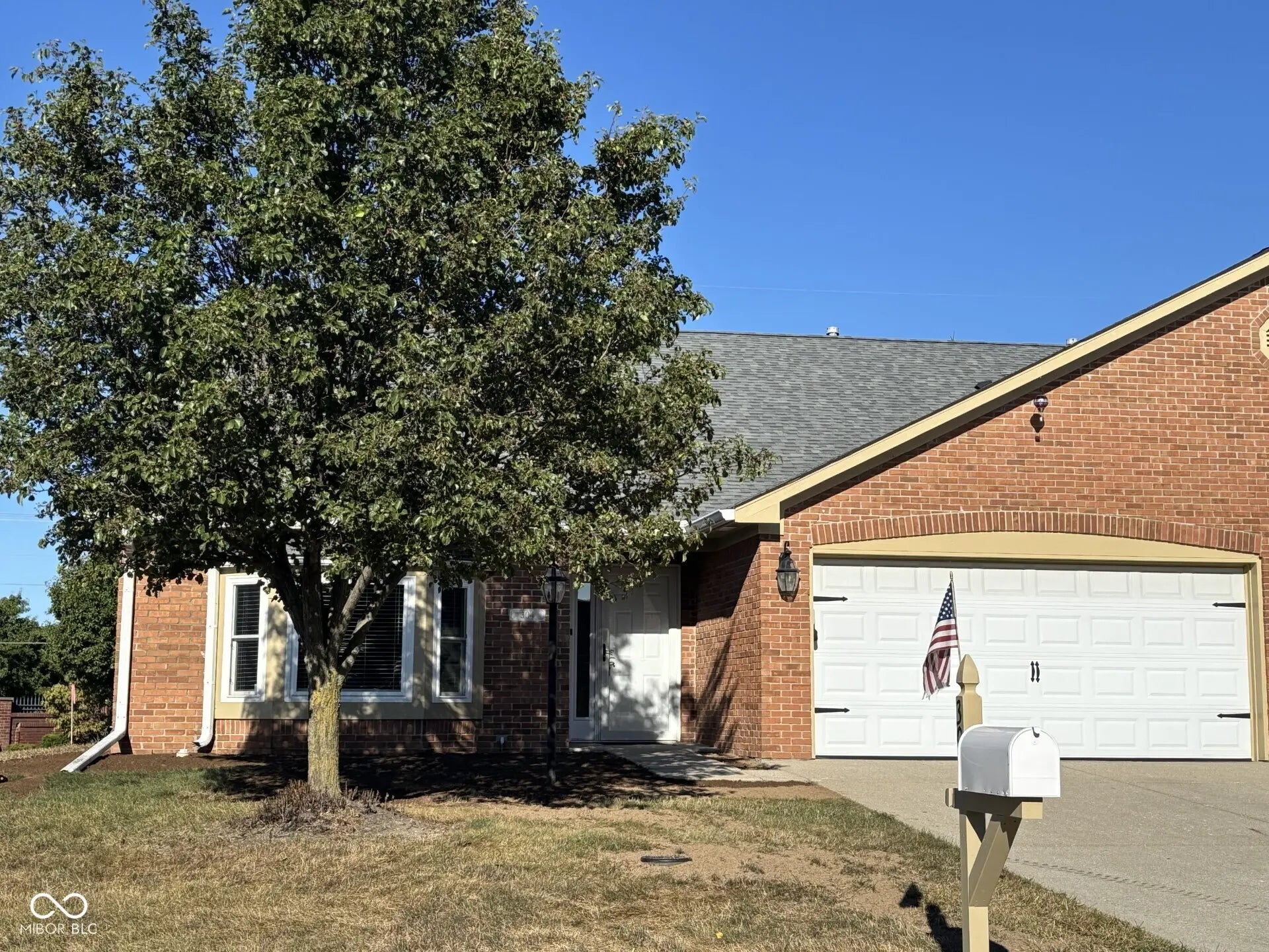 Photo of 304 Lakewood Court Avon, IN 46123