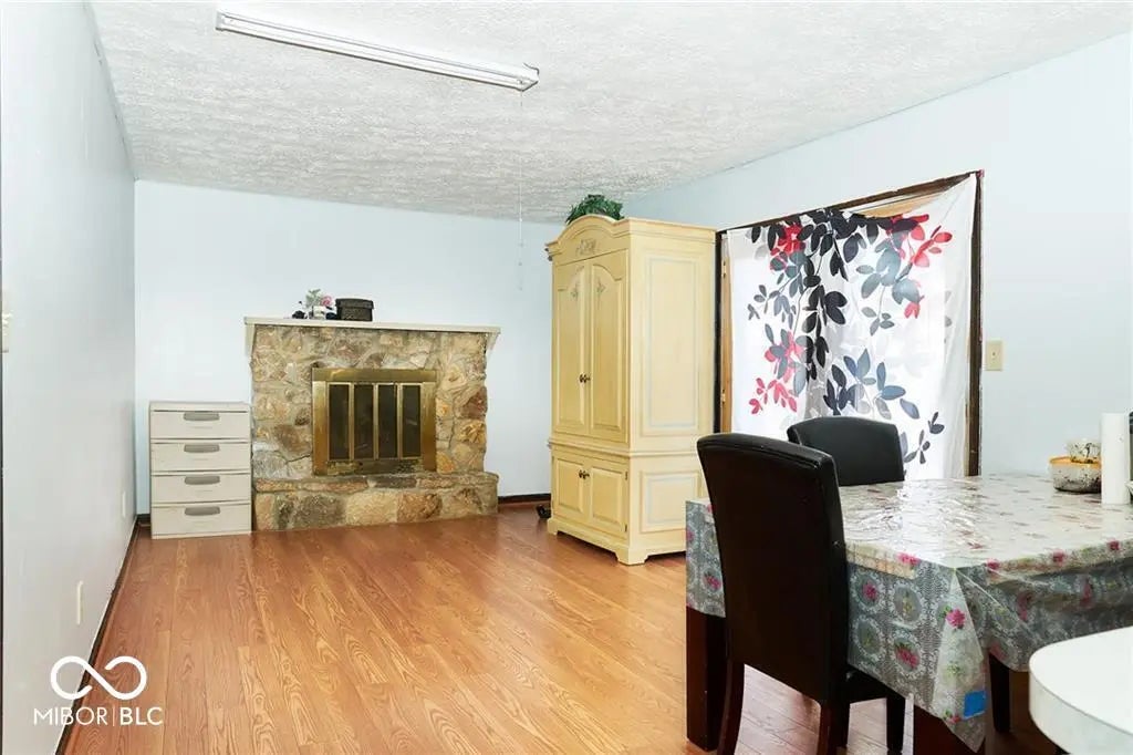 7108 Hearthstone Way, Indianapolis