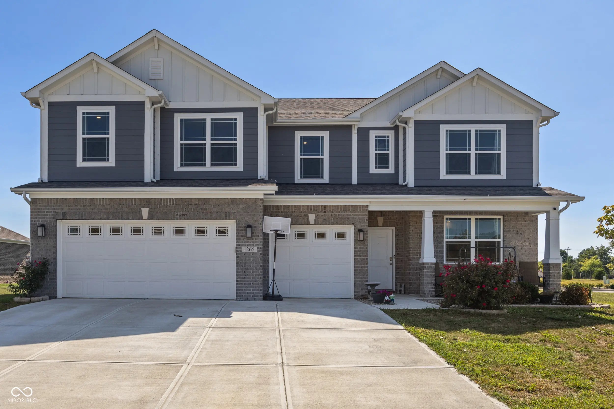 1265 Shaw Lane, Shelbyville