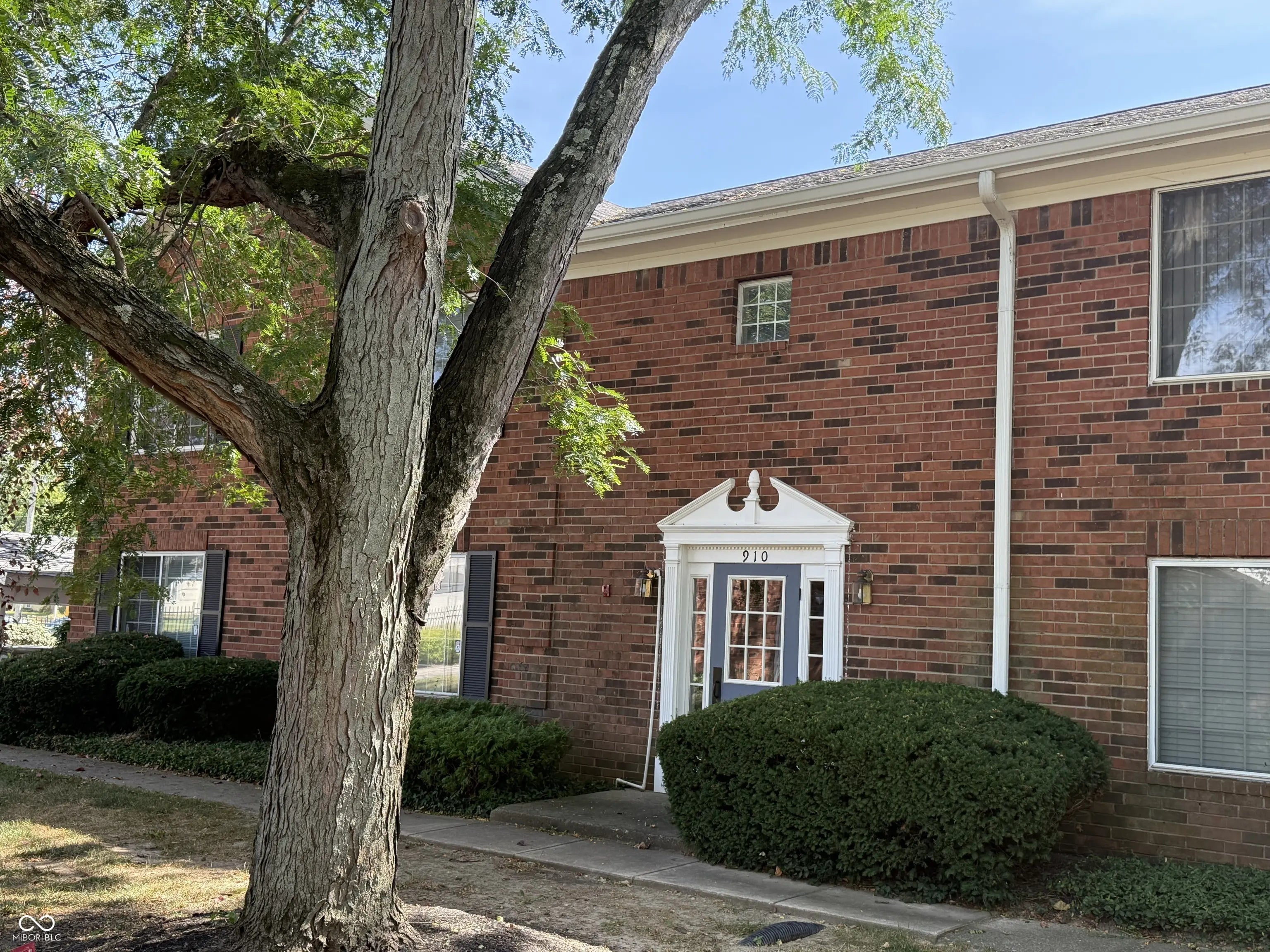 910 Park Central Drive S # 910b, Indianapolis