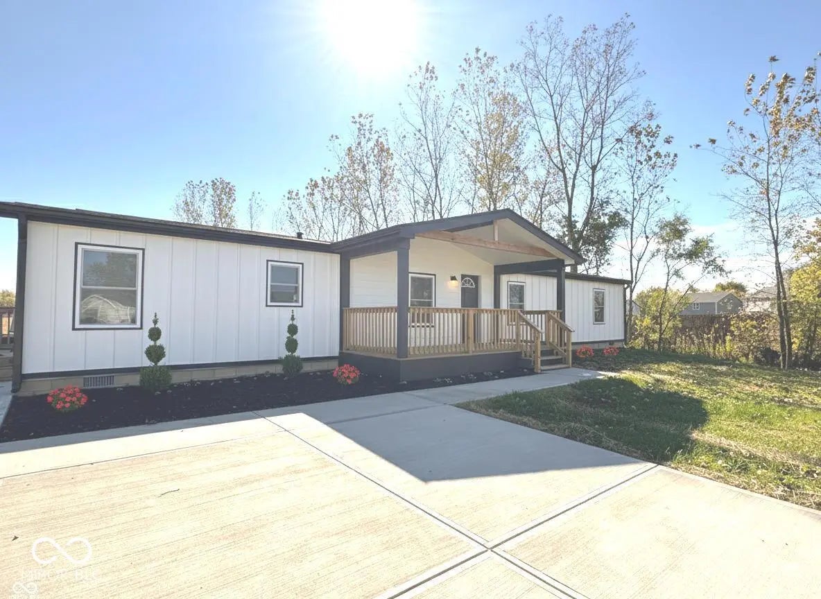 1078 Lake Drive, Shirley