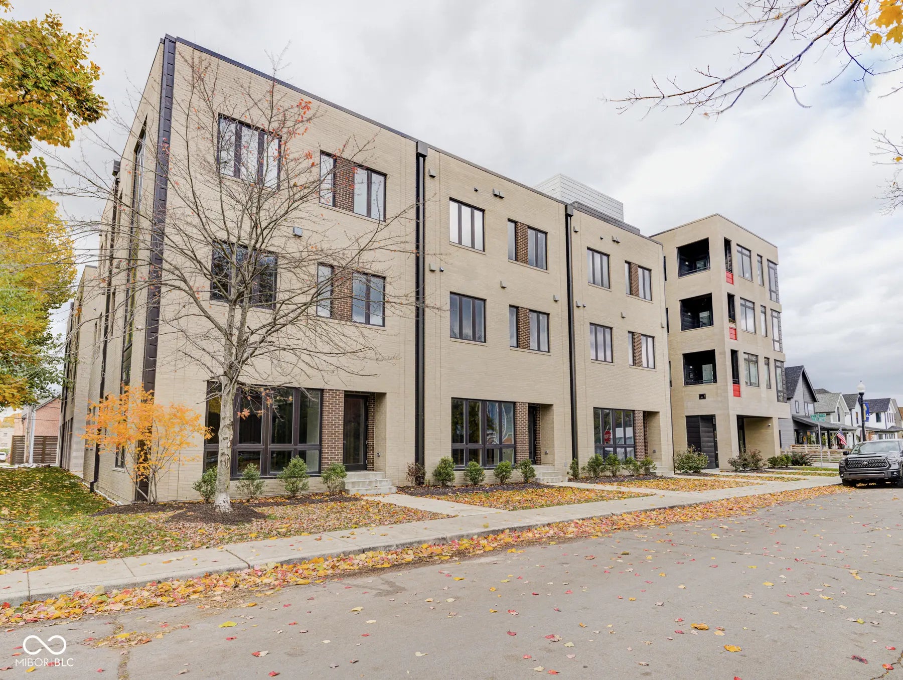 319 E 16th Street 206, Indianapolis