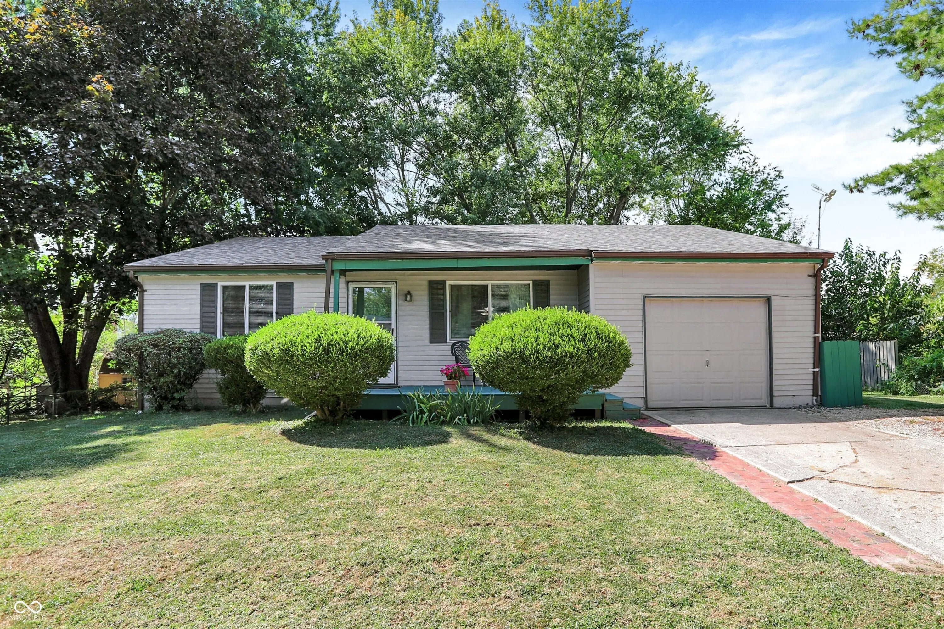 Photo of 1104 Commission Road Greenwood, IN 46142