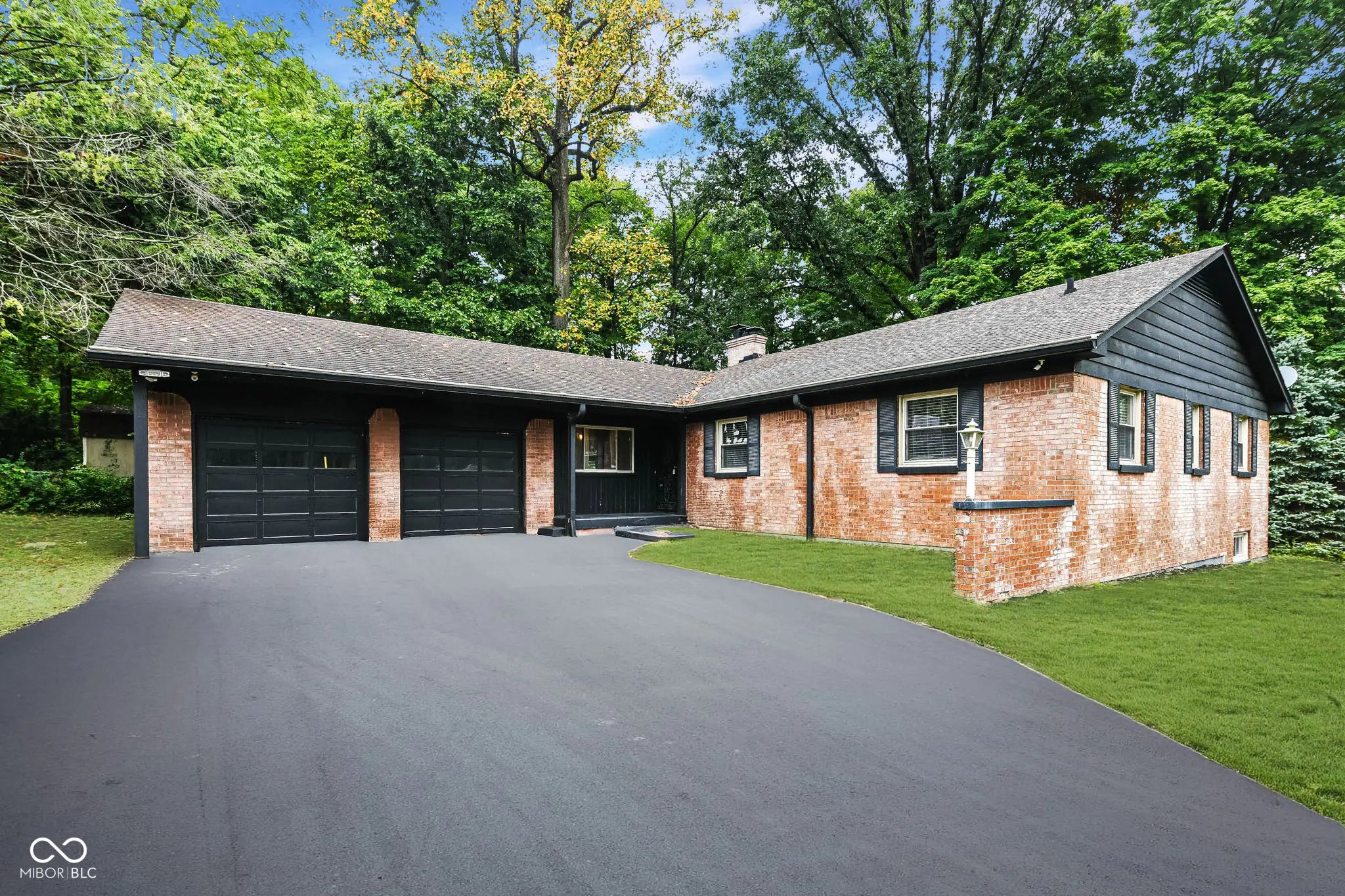 Photo of 9202 Sherwood Lane Indianapolis, IN 46240