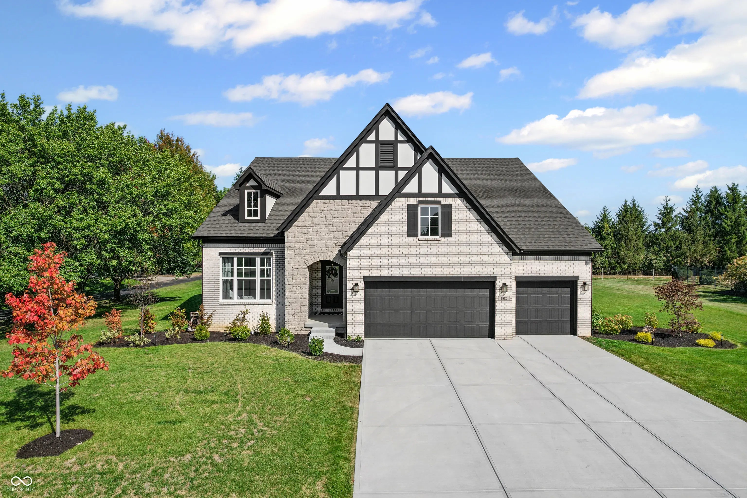 1812 Water Oak Way, Avon