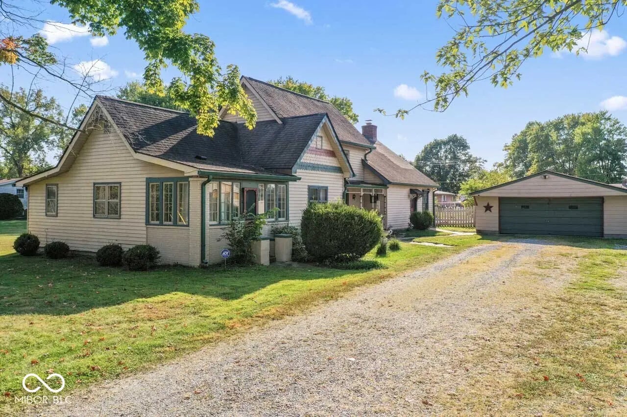 Photo of 6908 Mendenhall Road Indianapolis, IN 46221