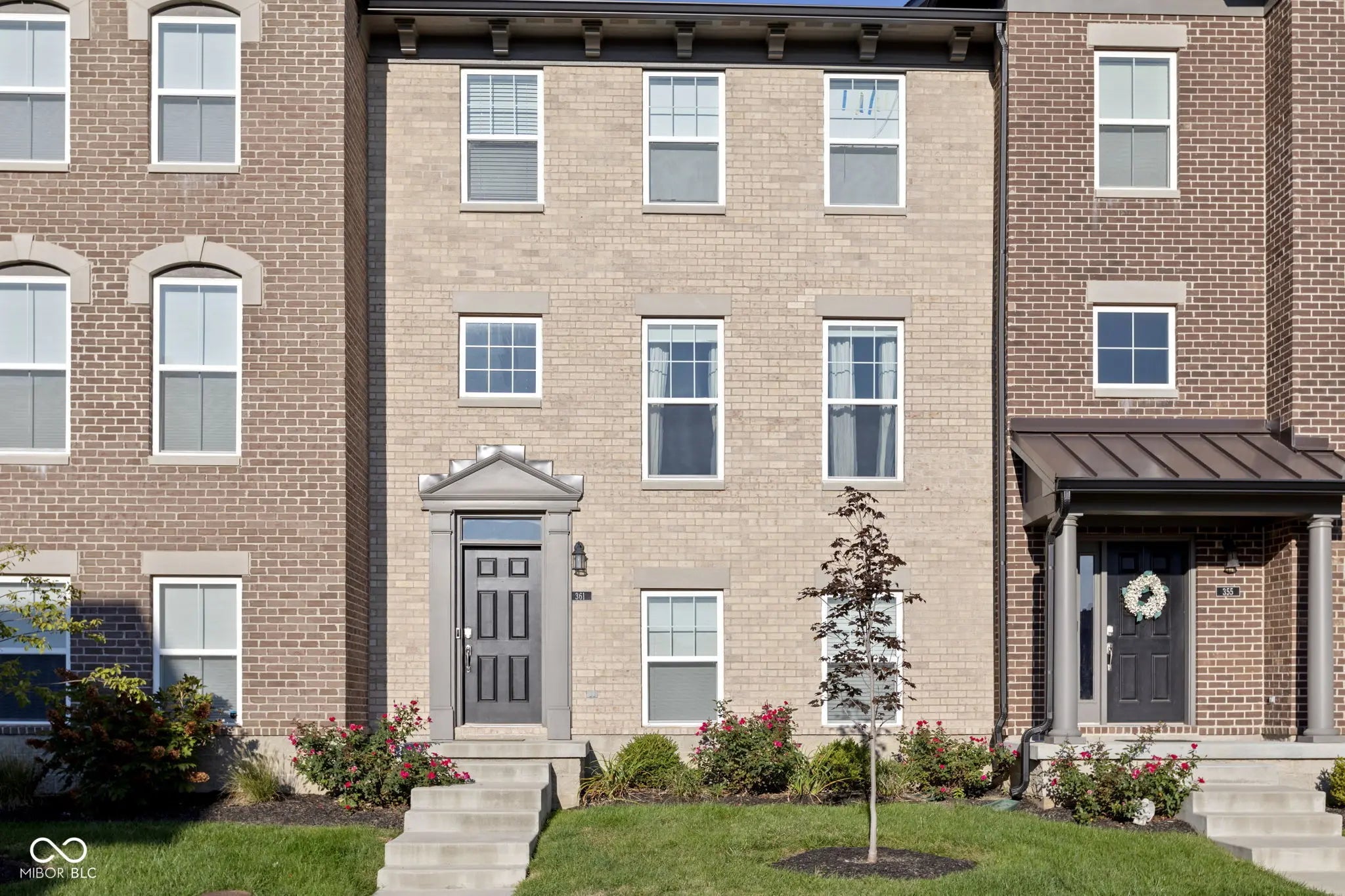 Photo of 361 Fairfax Way Zionsville, IN 46077