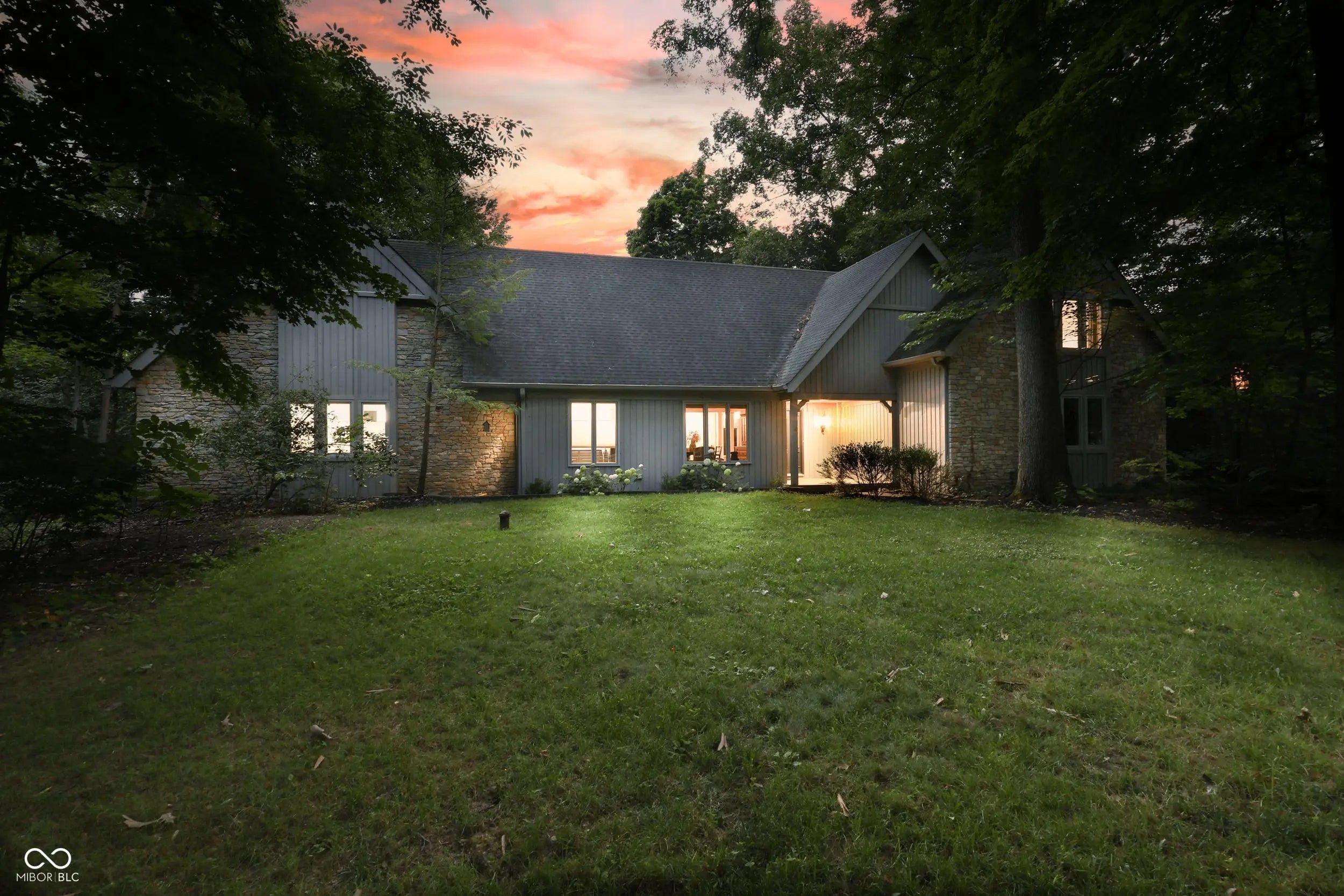 Photo of 118 White Horse Lane Fishers, IN 46038